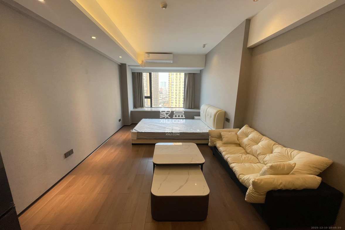 绿地中央广场 1室1厅1卫 1500.0元/月 绿地中央广场 1室1厅1卫 1500.0元/月室内图