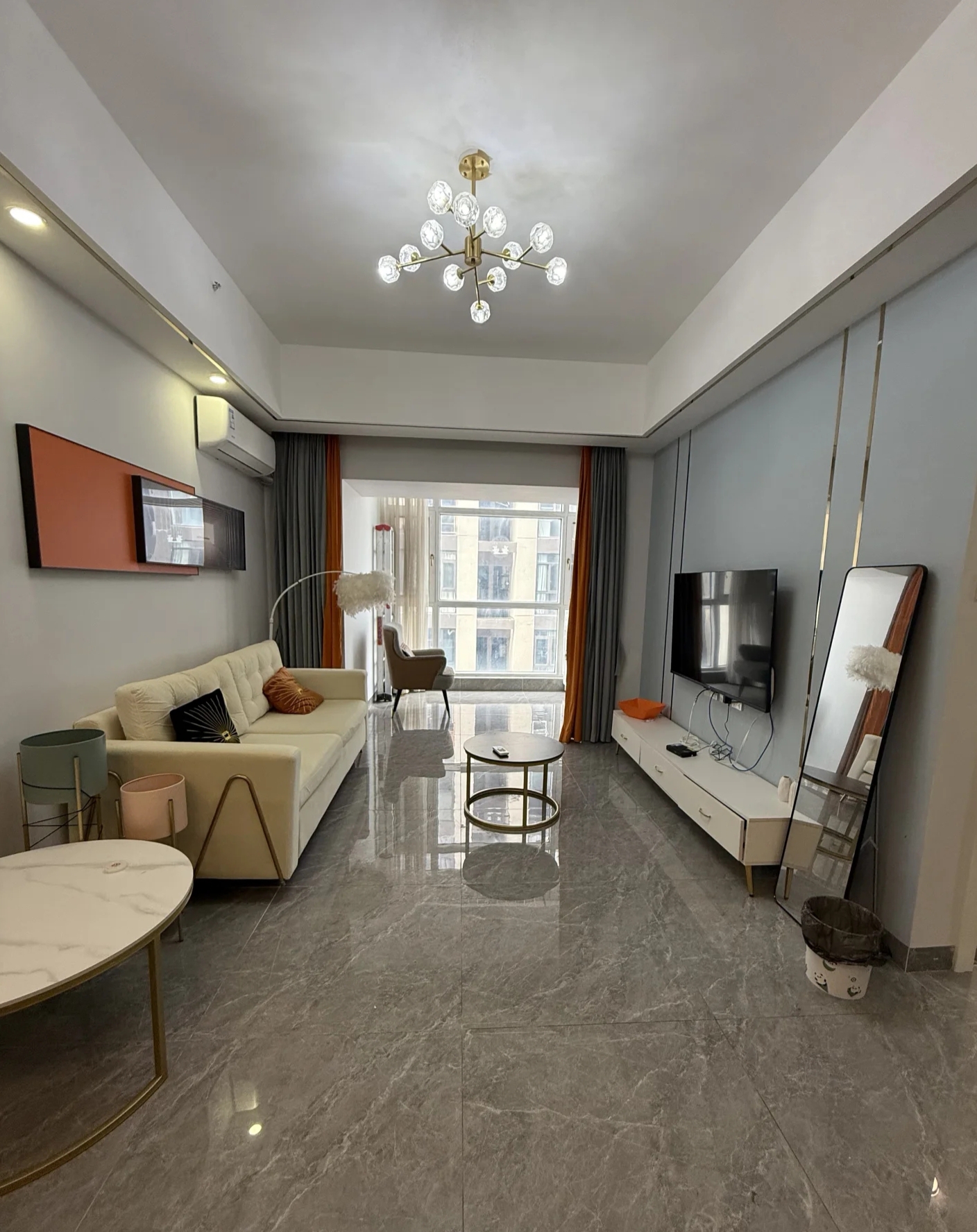 华润中心一期  1室1厅1卫    3200.0元/月