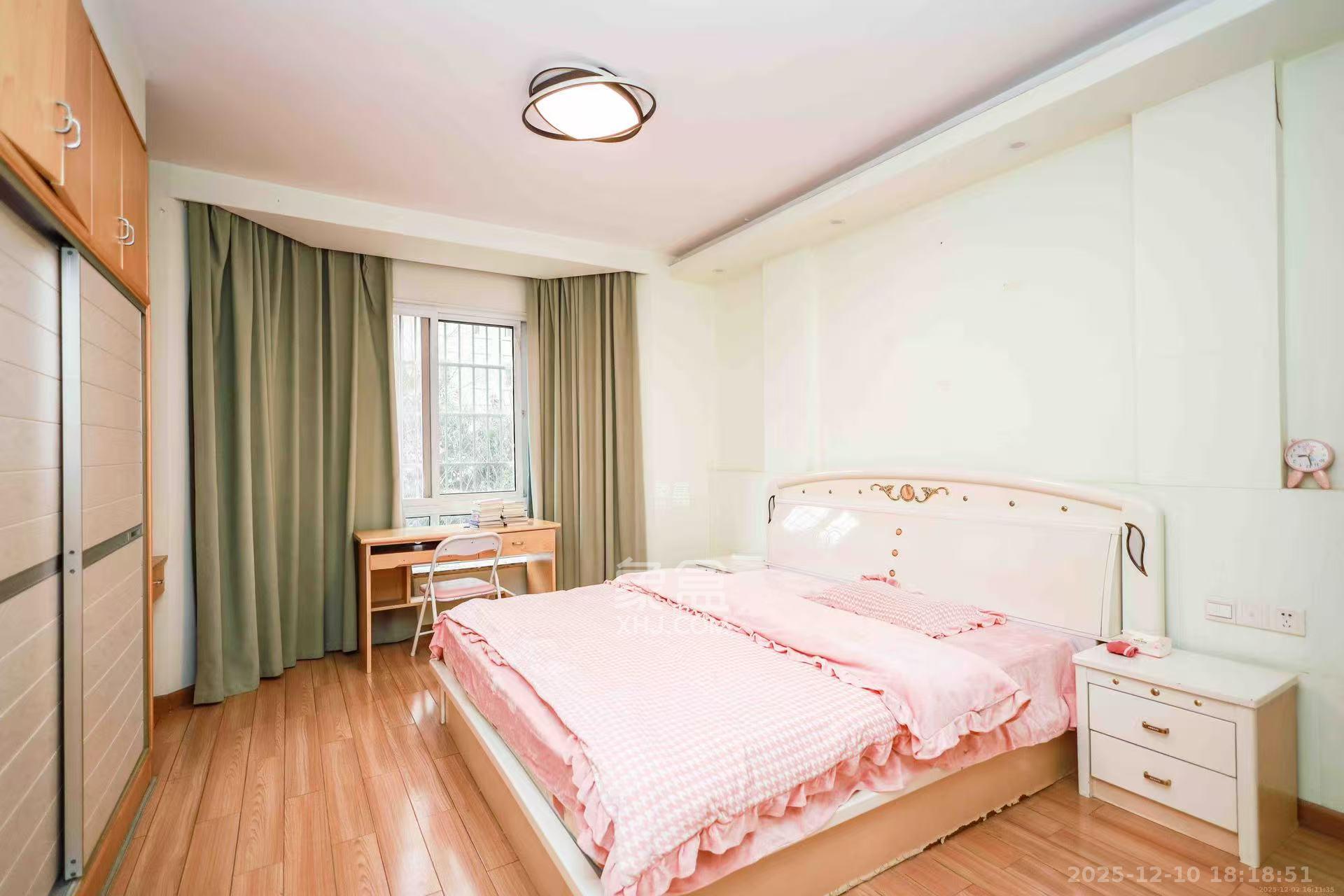 长房西郡 3室2厅2卫 2300.0元/月 长房西郡 3室2厅2卫 2300.0元/月室内图