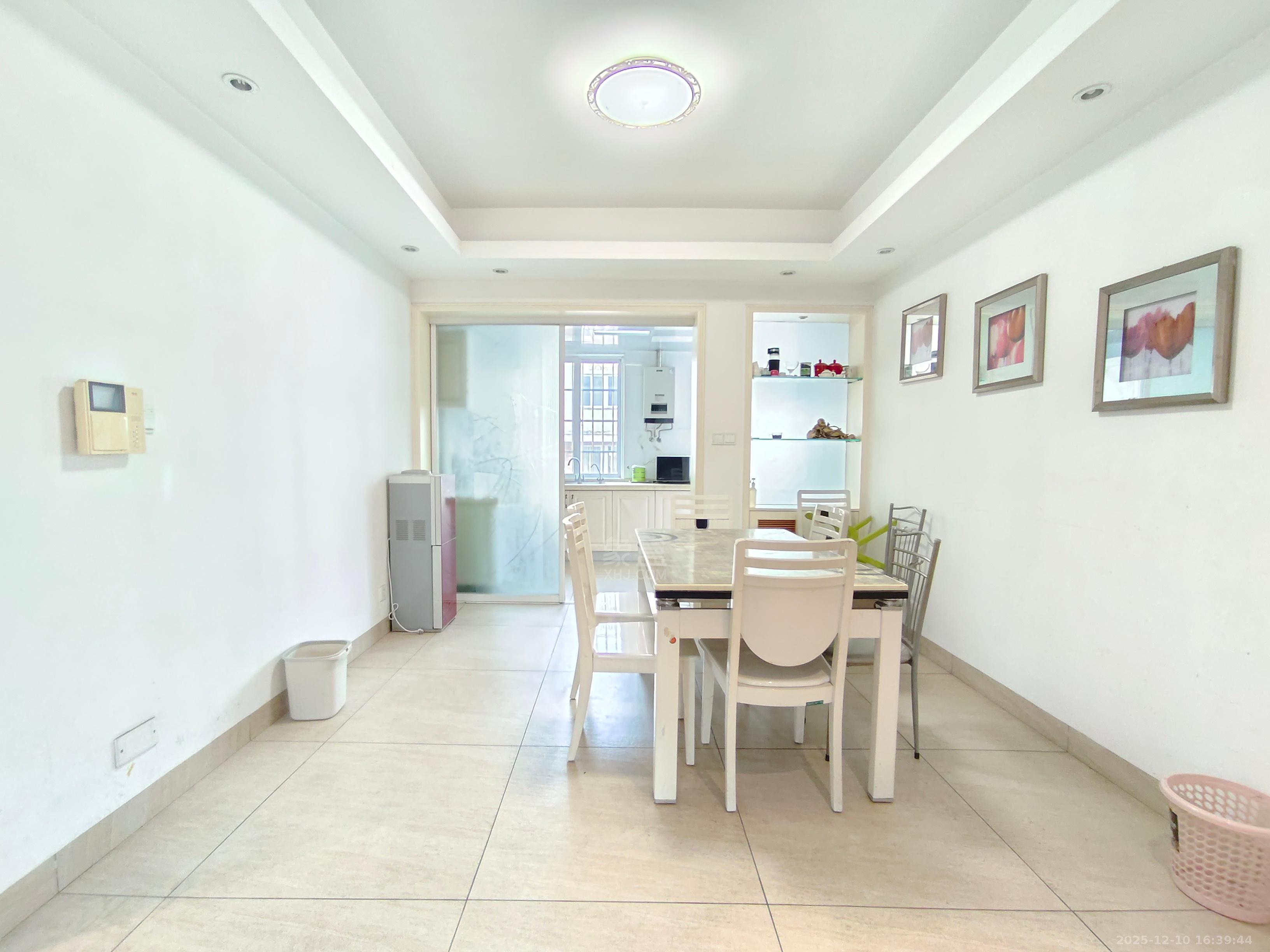 熹悦花都  4室2厅2卫    1500.0元/月室内图