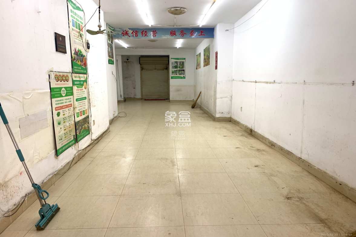 山水湾 1室0厅0卫 1800.0元/月 山水湾 1室0厅0卫 1800.0元/月室内图