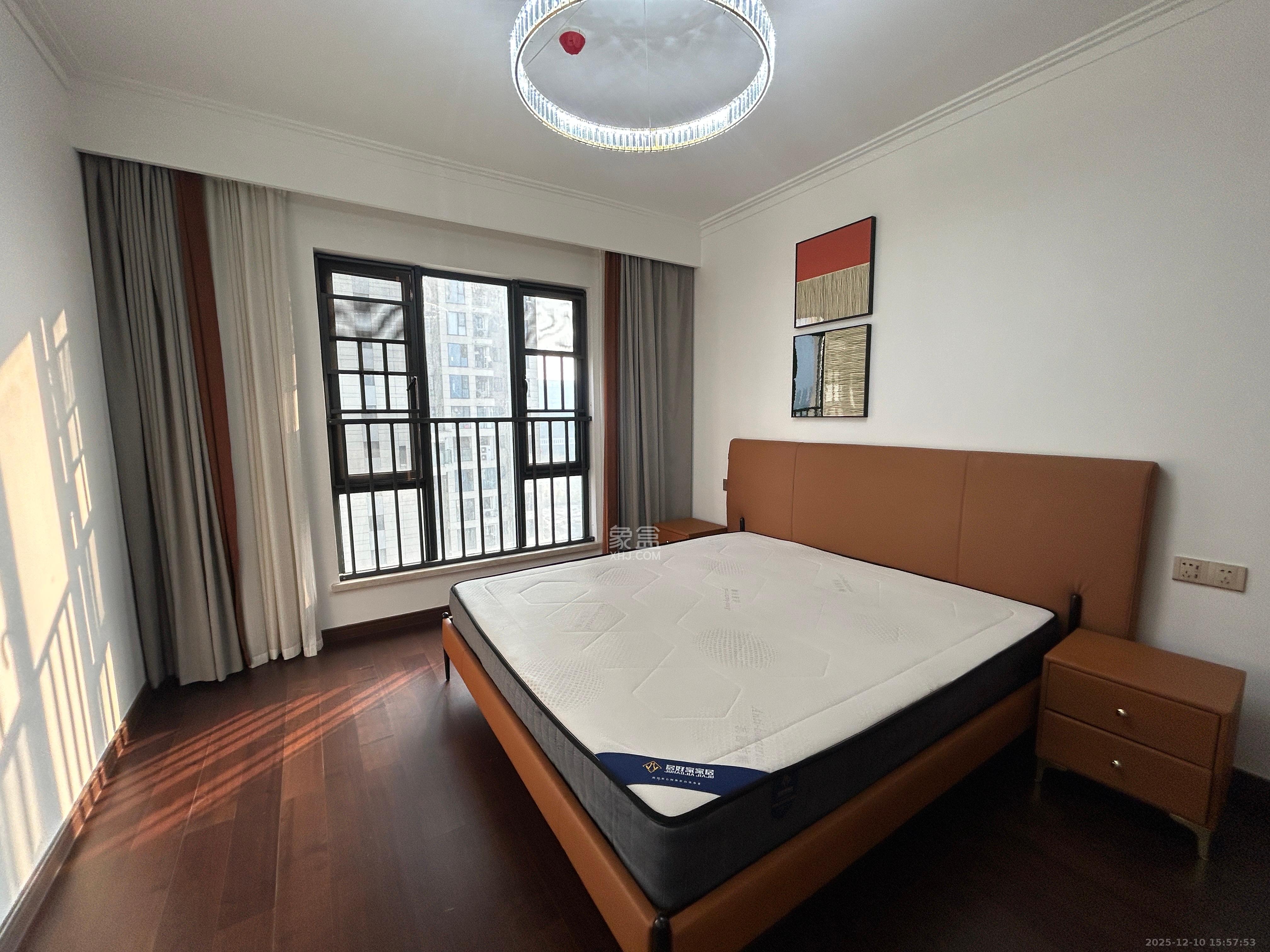 绿地长沙城际空间站(绿地新里佳苑) 4室2厅2卫 4000.0元/月 绿地长沙城际空间站(绿地新里佳苑) 4室2厅2卫 4000.0元/月室内图