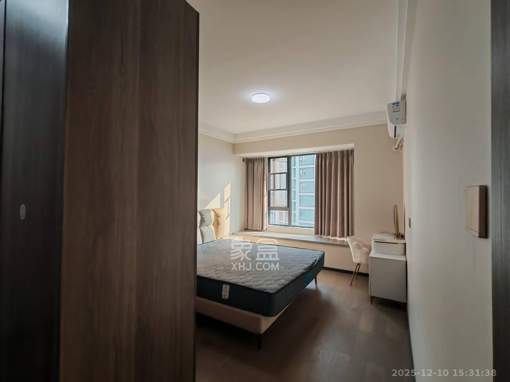 中海阅麓山一期  3室2厅2卫    3600.0元/月