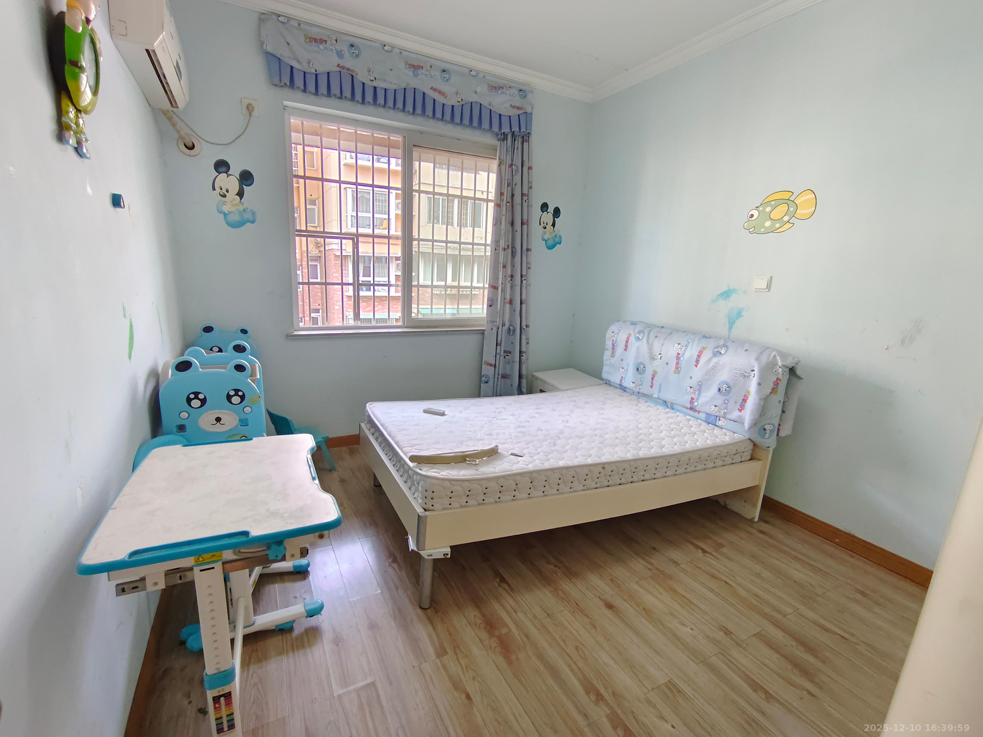 熹悦花都  4室2厅2卫    1500.0元/月室内图