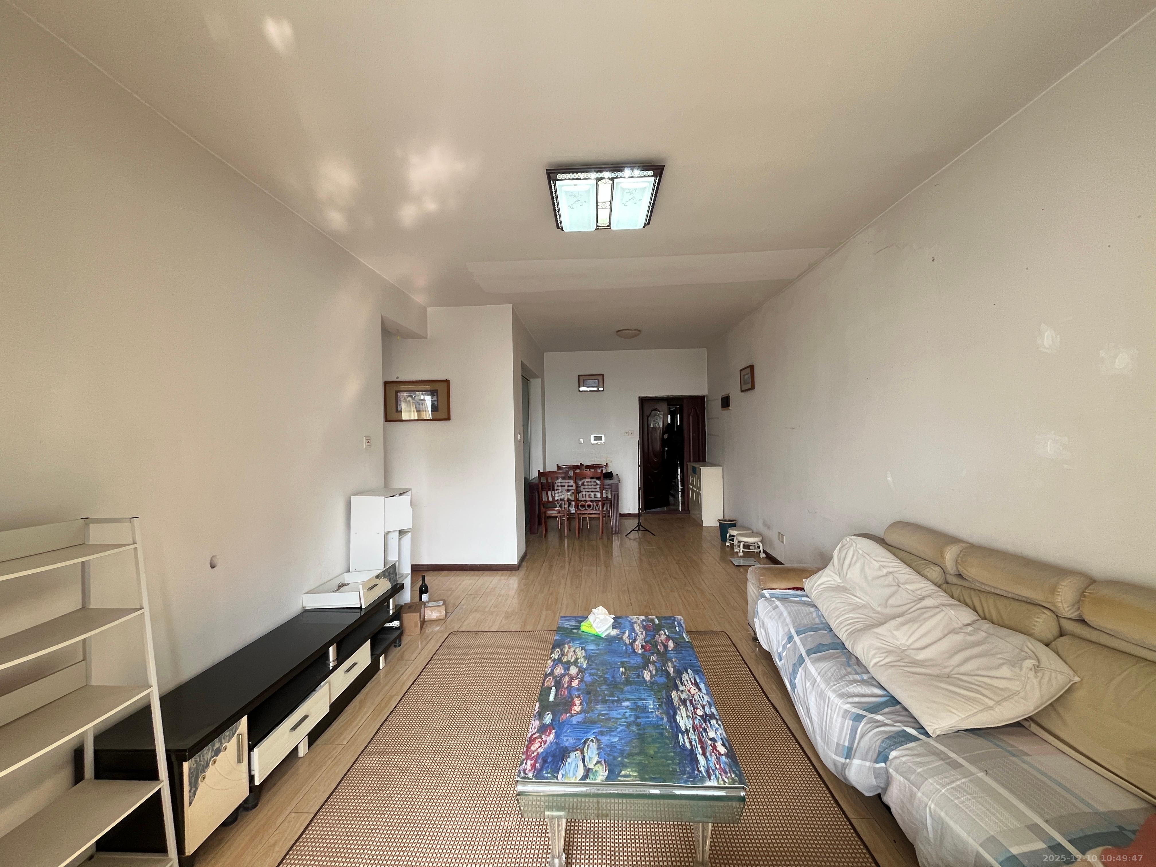 西点公园里  2室2厅1卫    2200.0元/月