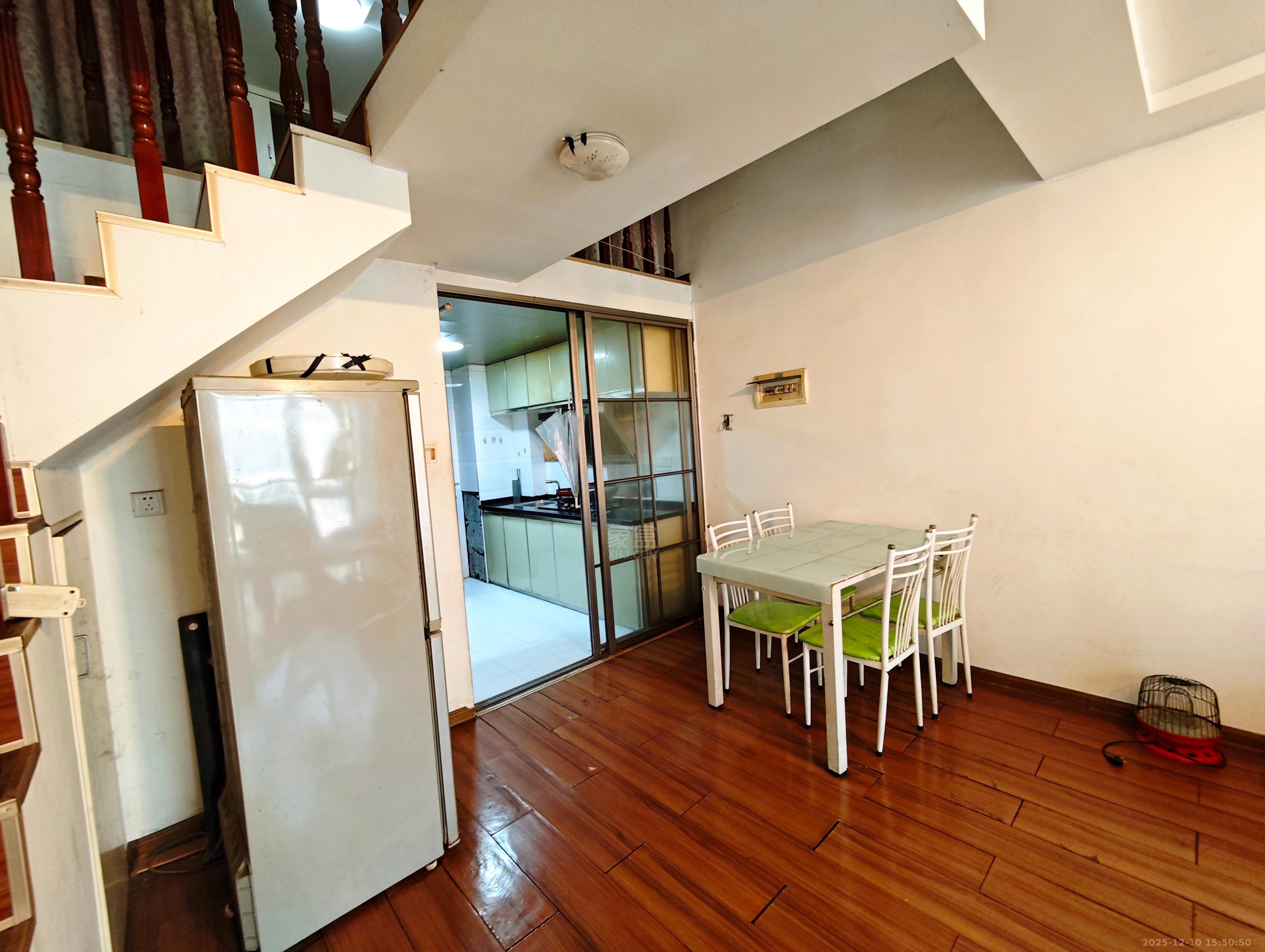 金轮时代广场  2室1厅1卫    1500.0元/月室内图