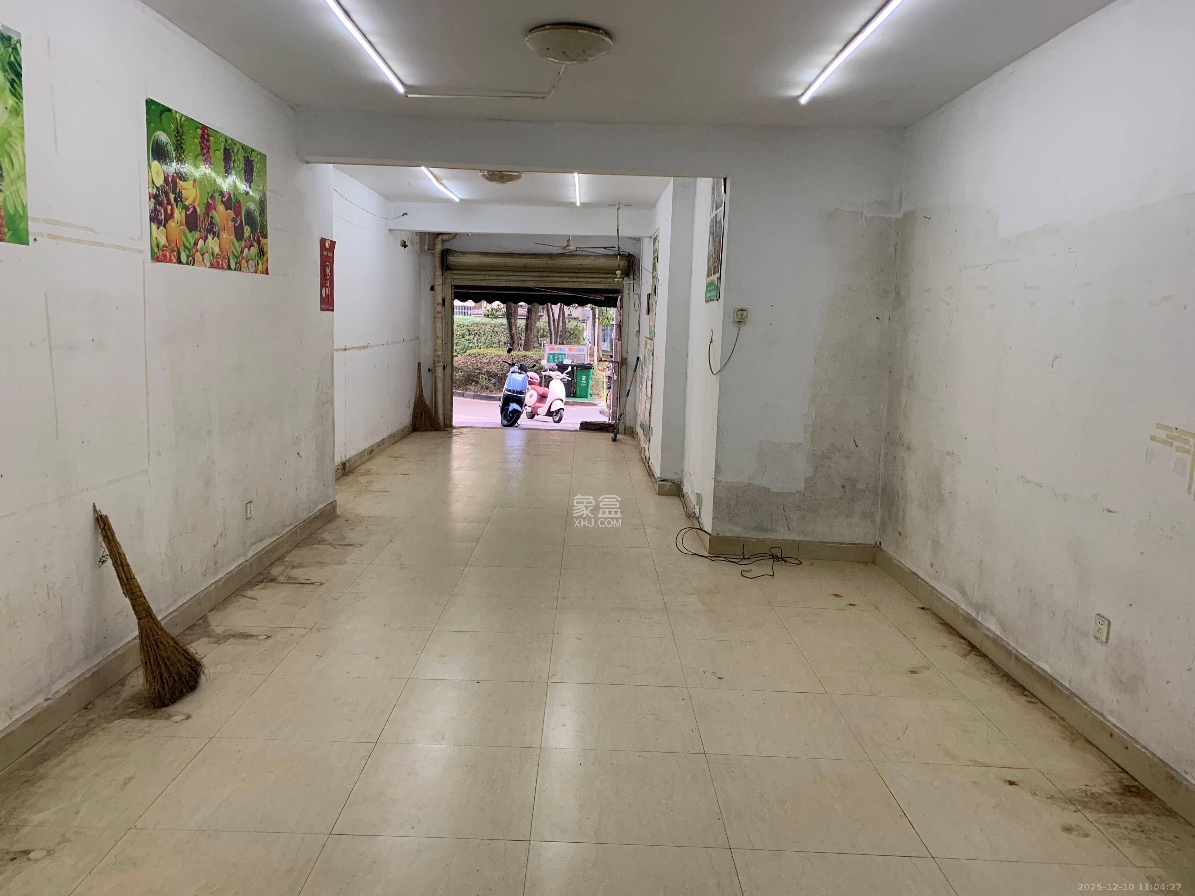 山水湾 1室0厅0卫 1800.0元/月 山水湾 1室0厅0卫 1800.0元/月室内图