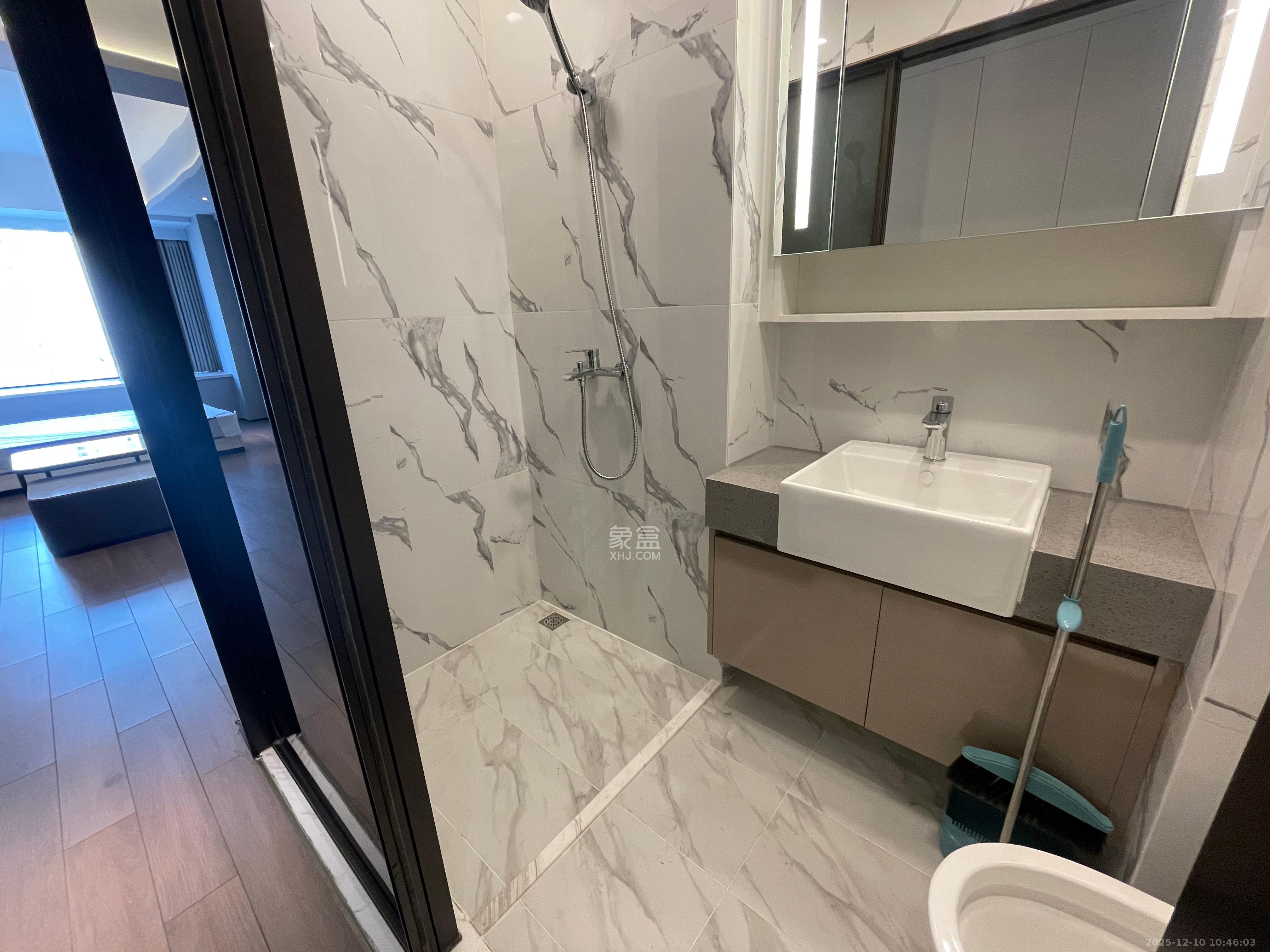 绿地中央广场  1室1厅1卫    1500.0元/月室内图