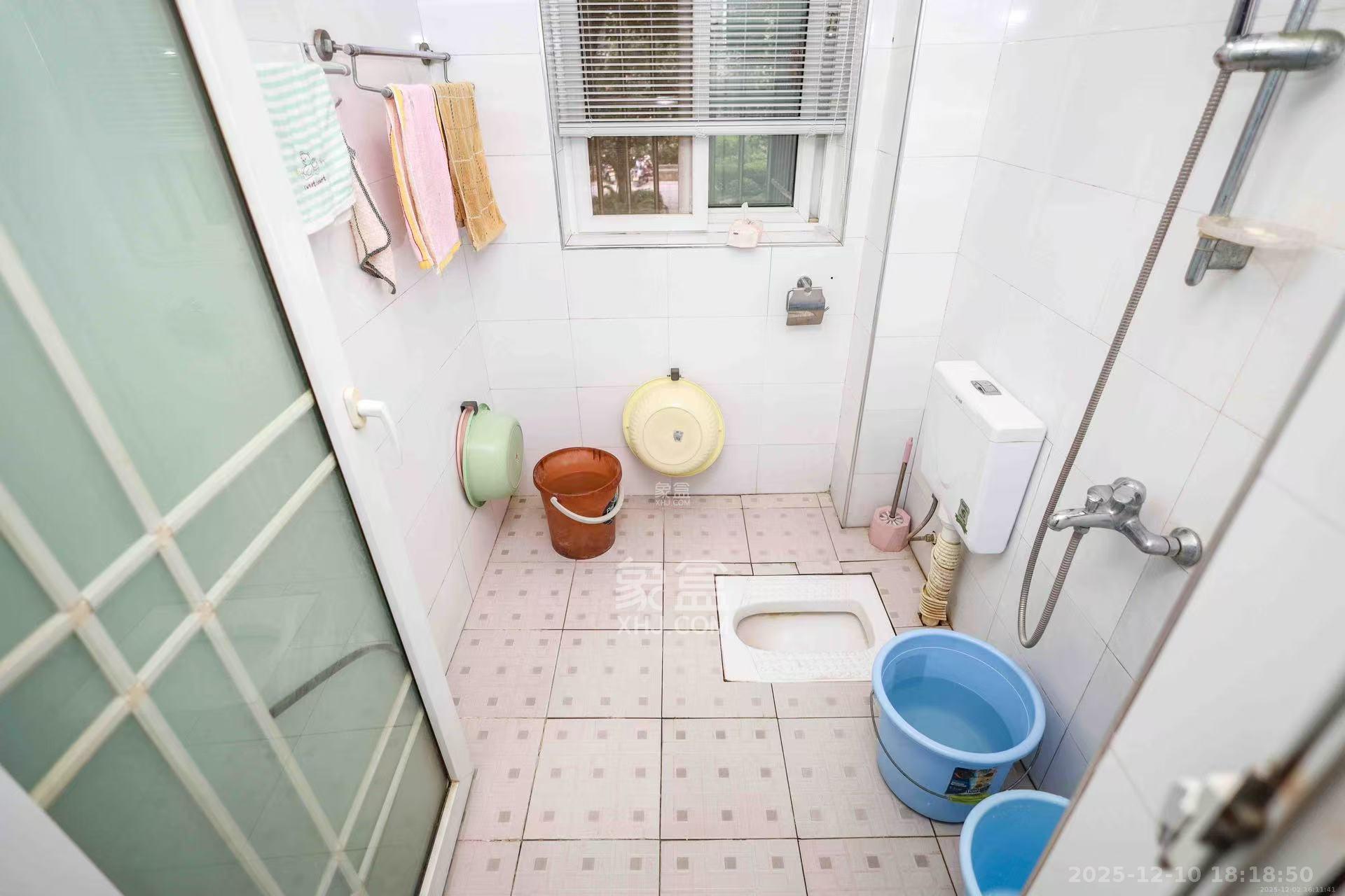 长房西郡 3室2厅2卫 2300.0元/月 长房西郡 3室2厅2卫 2300.0元/月室内图