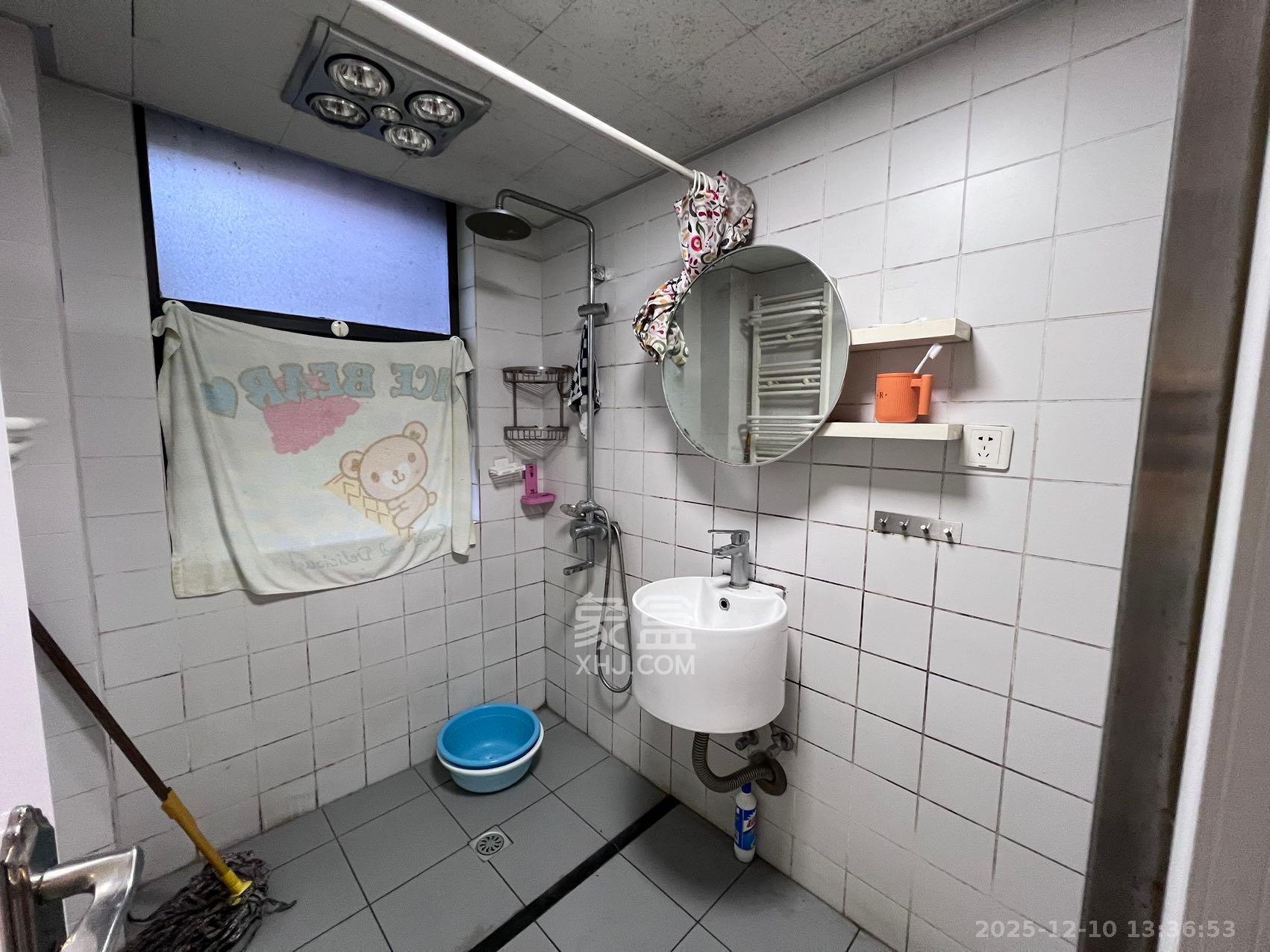 曙光泊岸  4室2厅2卫    4500.0元/月室内图