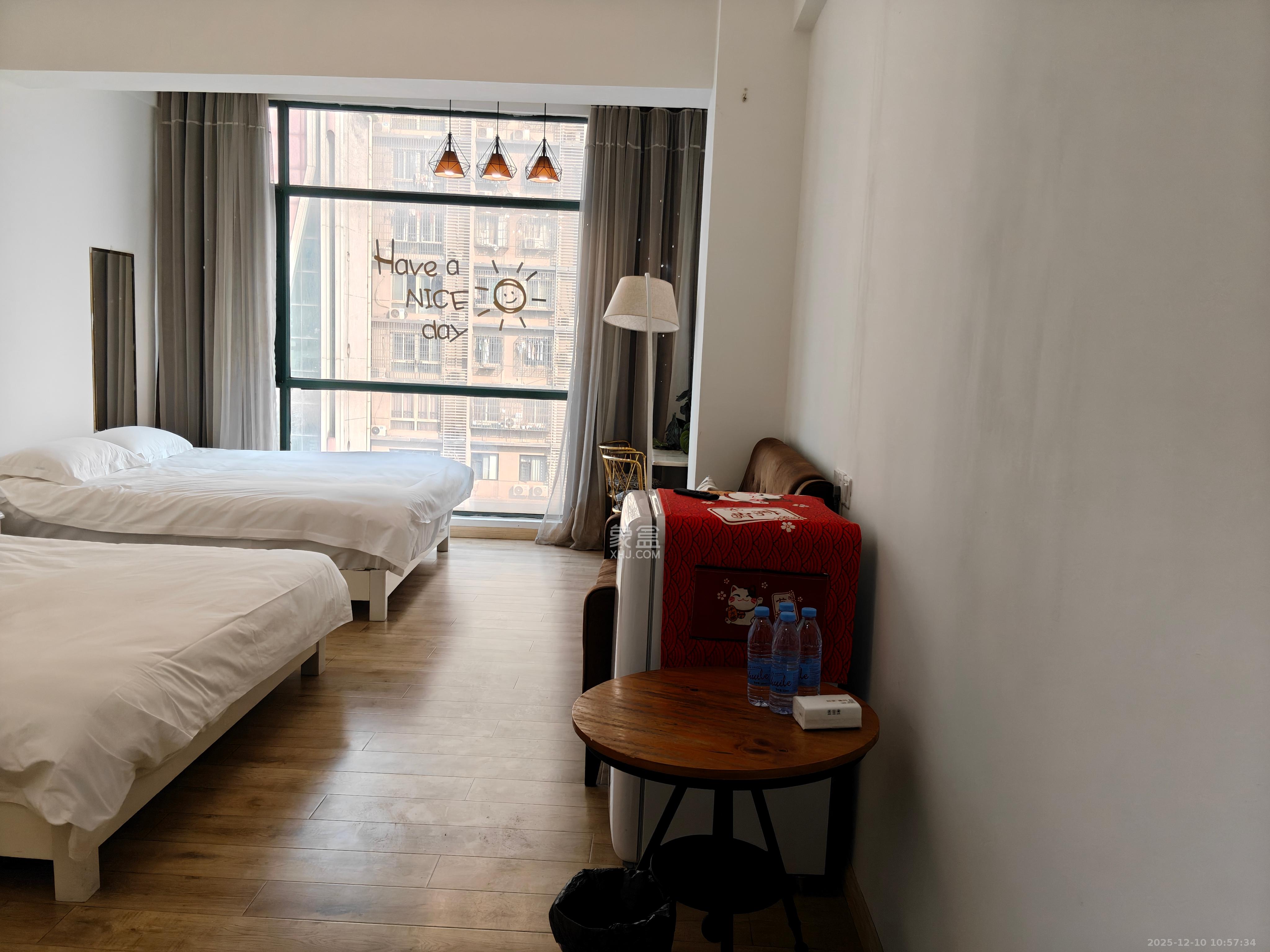 三角花园星城  1室5厅1卫    2000.0元/月