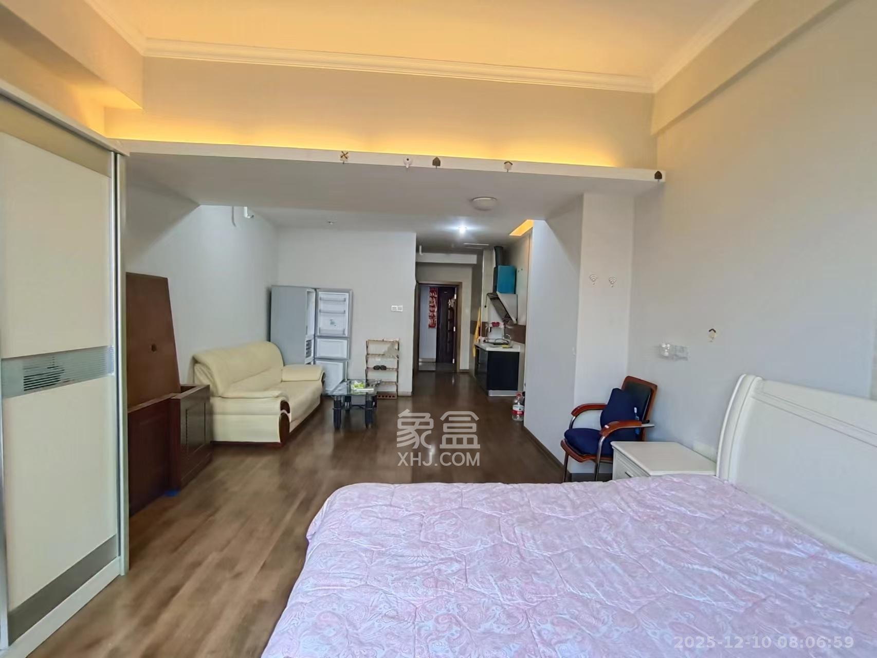 昊天大厦  1室1厅1卫    1800.0元/月室内图