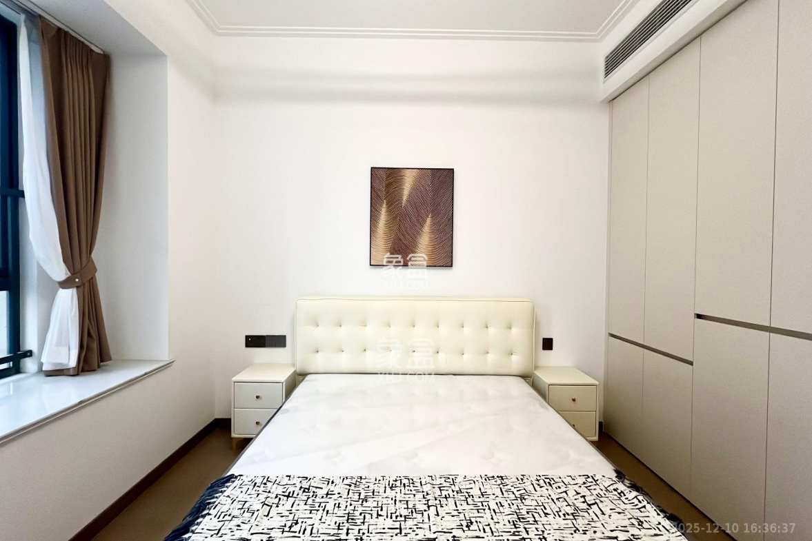 绿地V岛 3室2厅2卫 4500.0元/月 绿地V岛 3室2厅2卫 4500.0元/月室内图