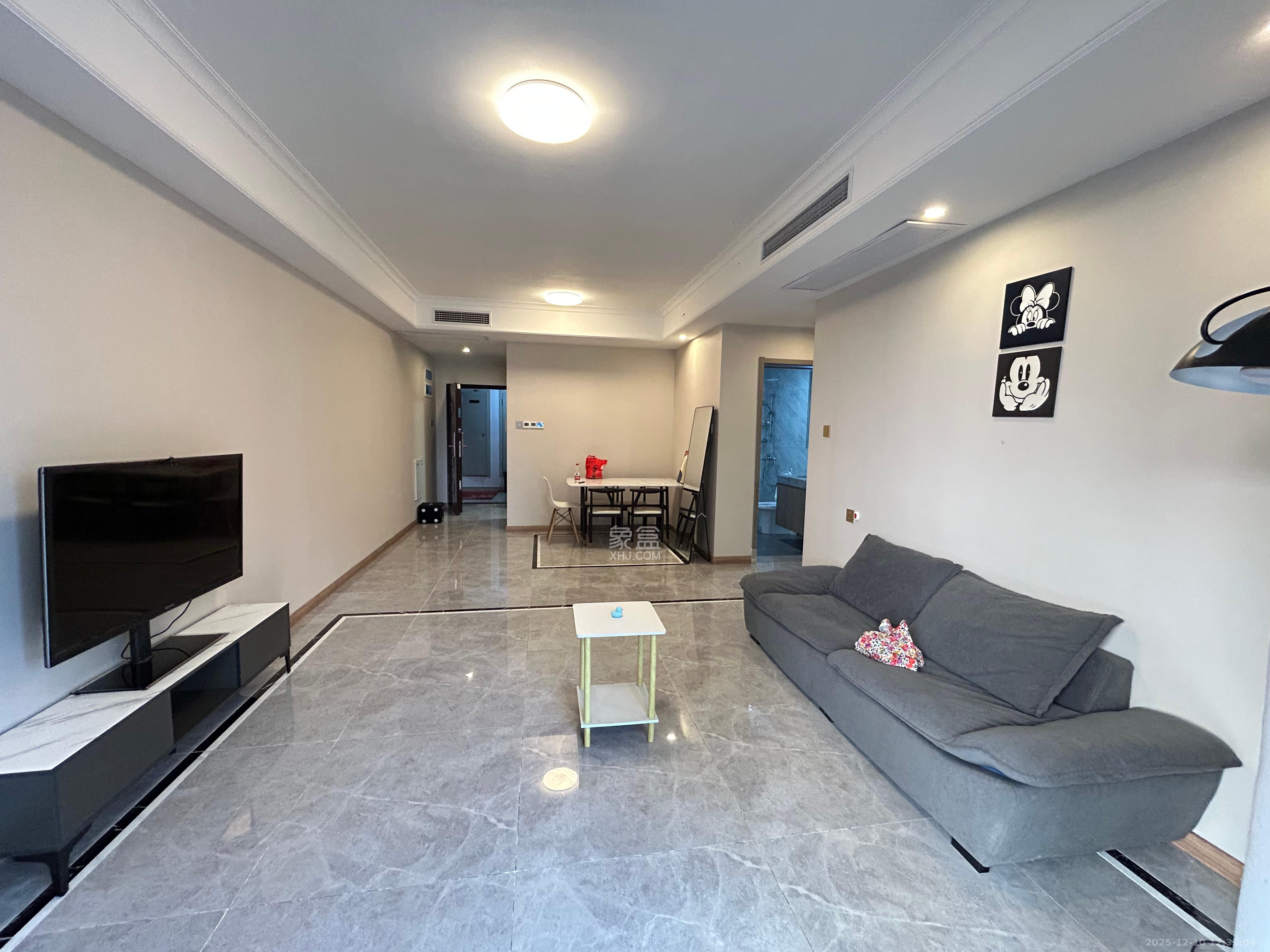 梦想新天地  3室2厅2卫    2900.0元/月