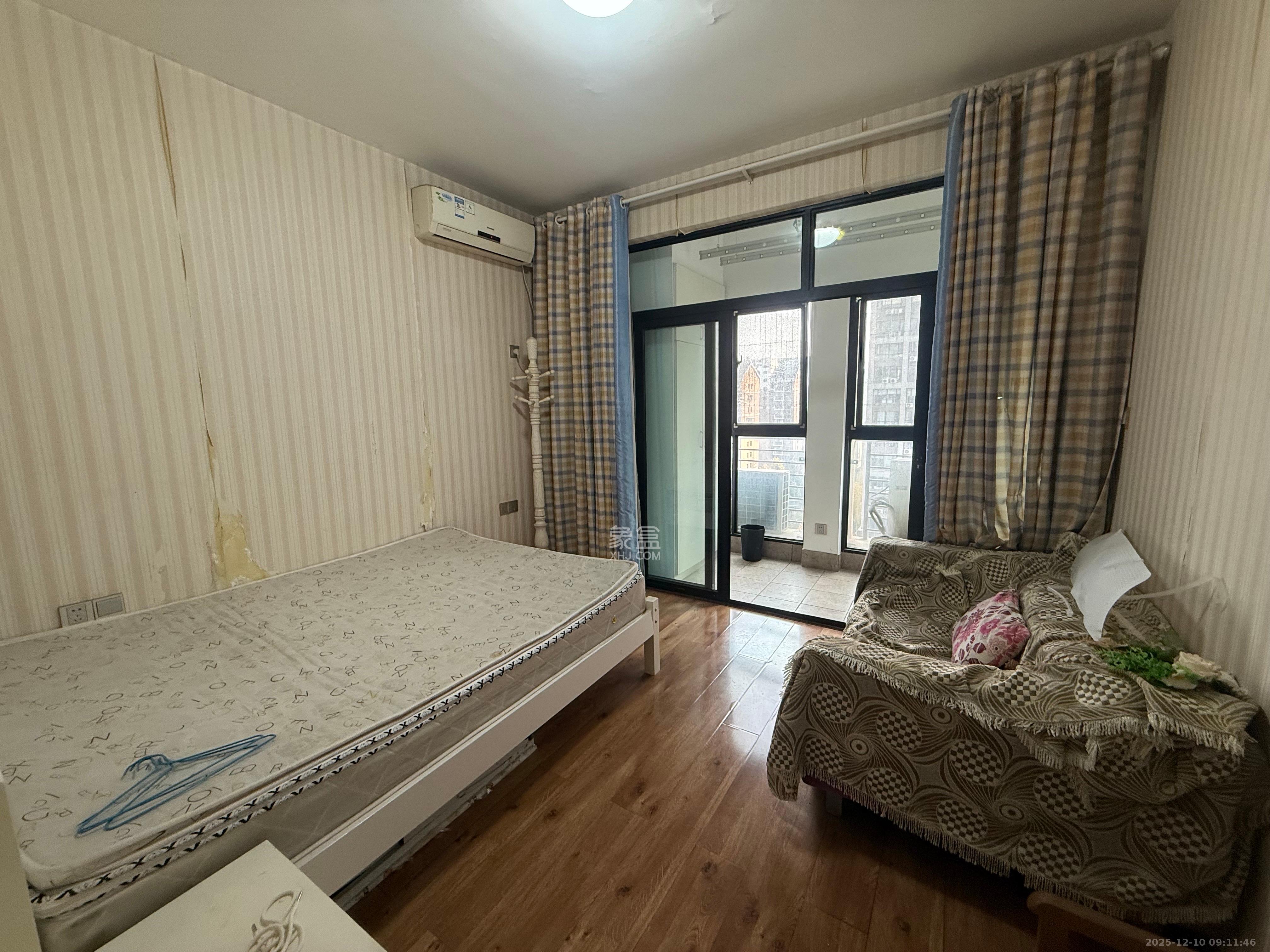 郡原广场  3室2厅2卫    3200.0元/月室内图