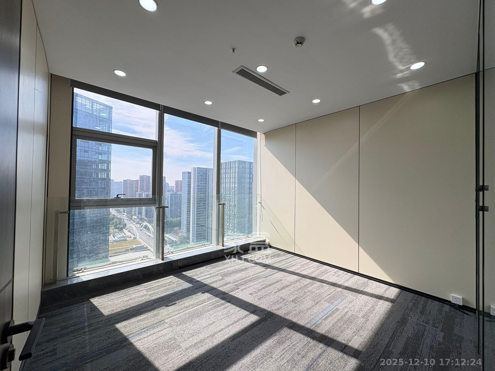 柏宁地王广场   548.0㎡      42800.0元/月室内图