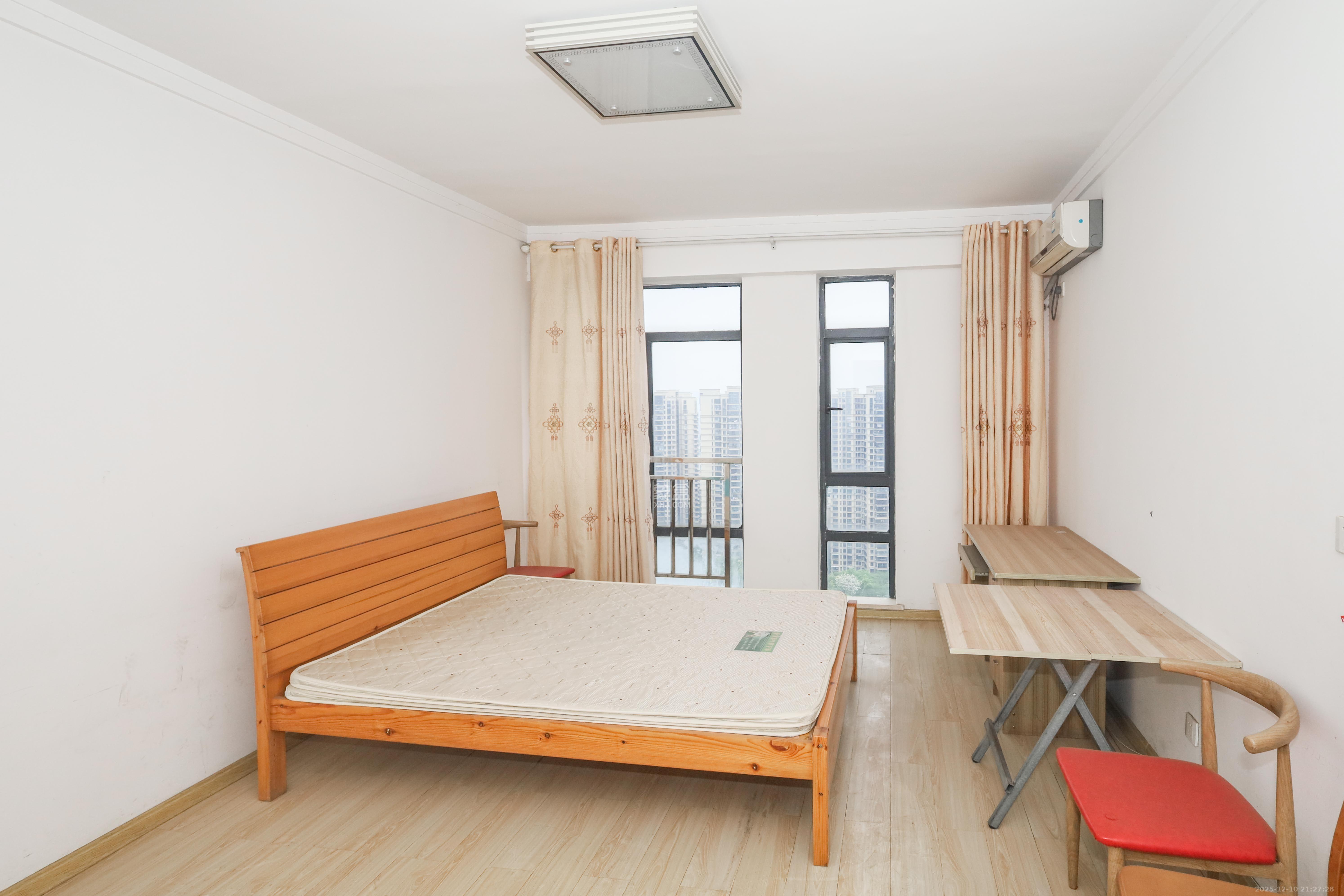 保利麓谷林语A区  4室2厅2卫    2800.0元/月室内图