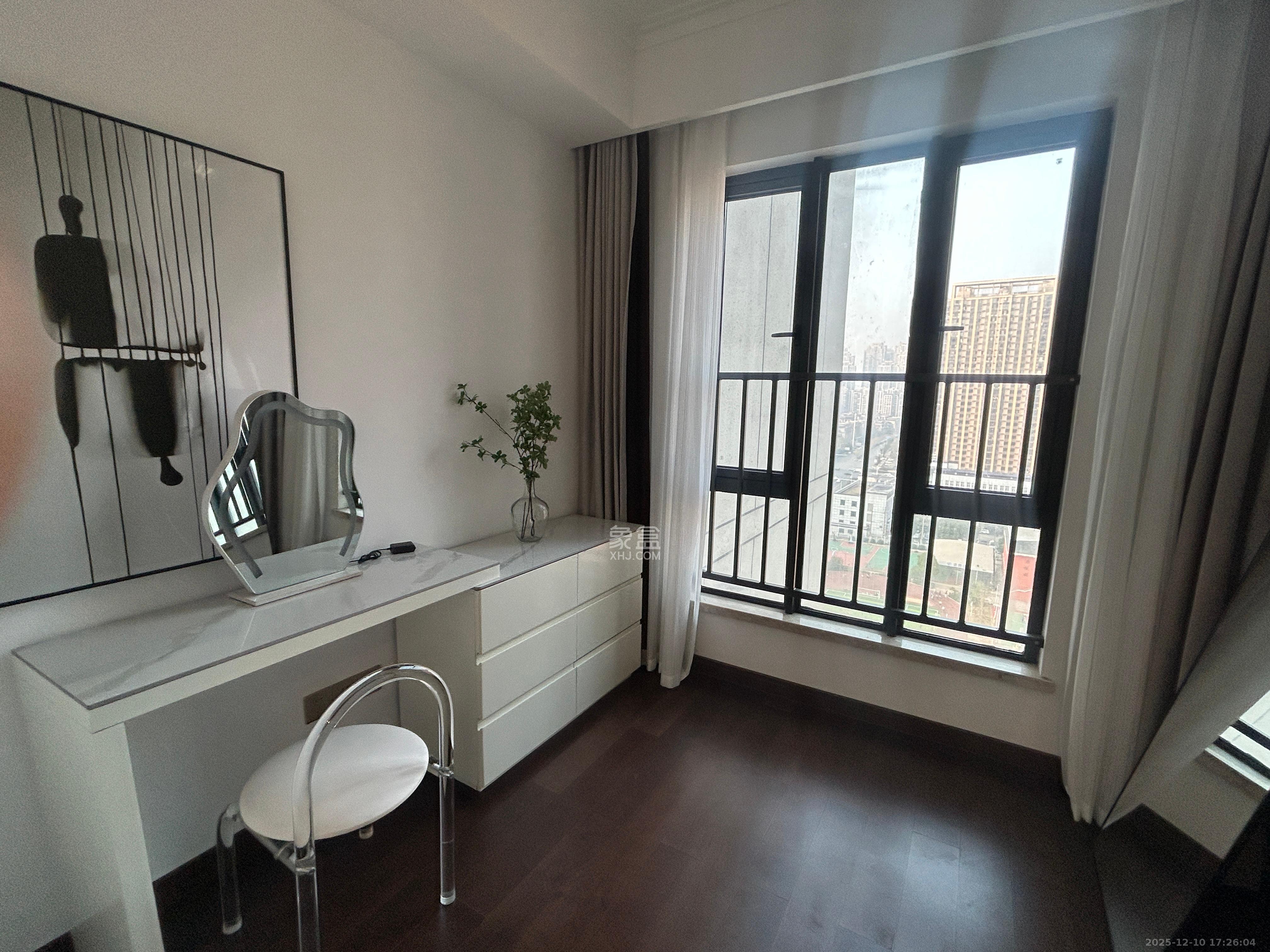 绿地长沙城际空间站（绿地新里佳苑）  4室2厅2卫    4200.0元/月室内图