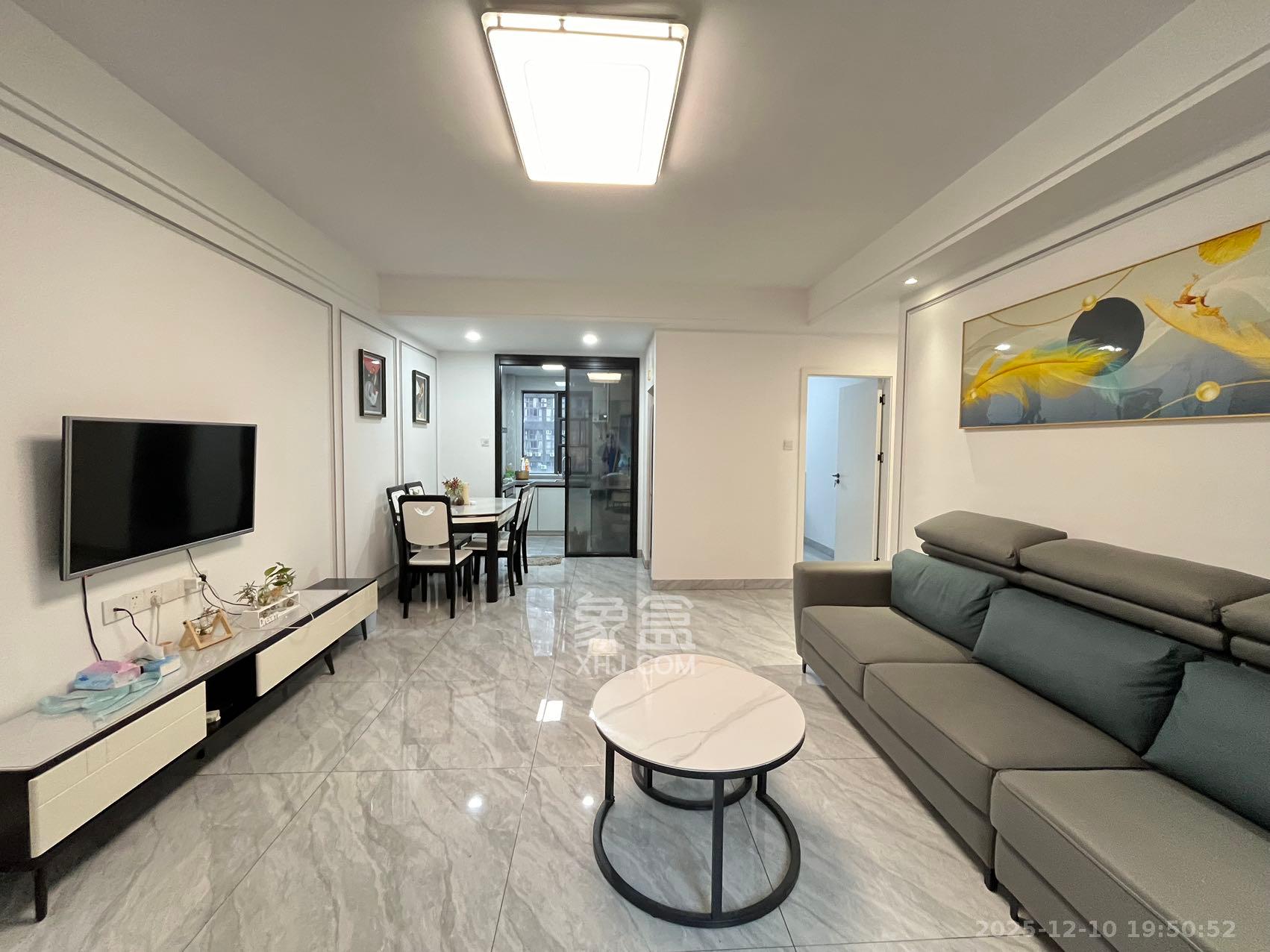 华银南苑融域  3室2厅1卫    3000.0元/月