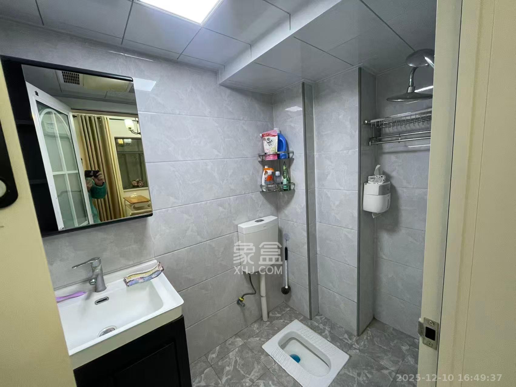 西子湖畔沃府  2室2厅1卫    2100.0元/月