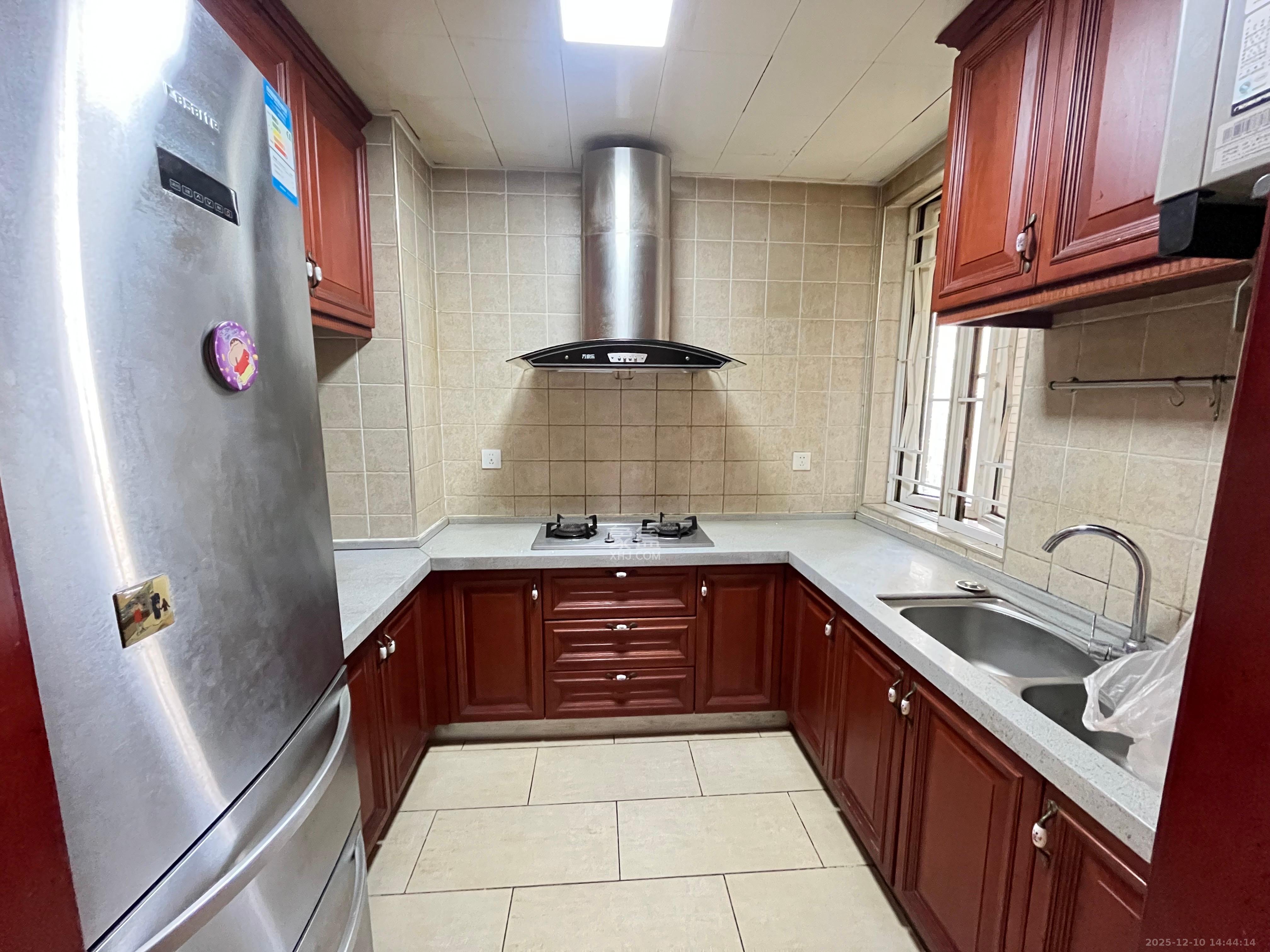 佳天瑞宁花园  3室2厅2卫    3000.0元/月室内图