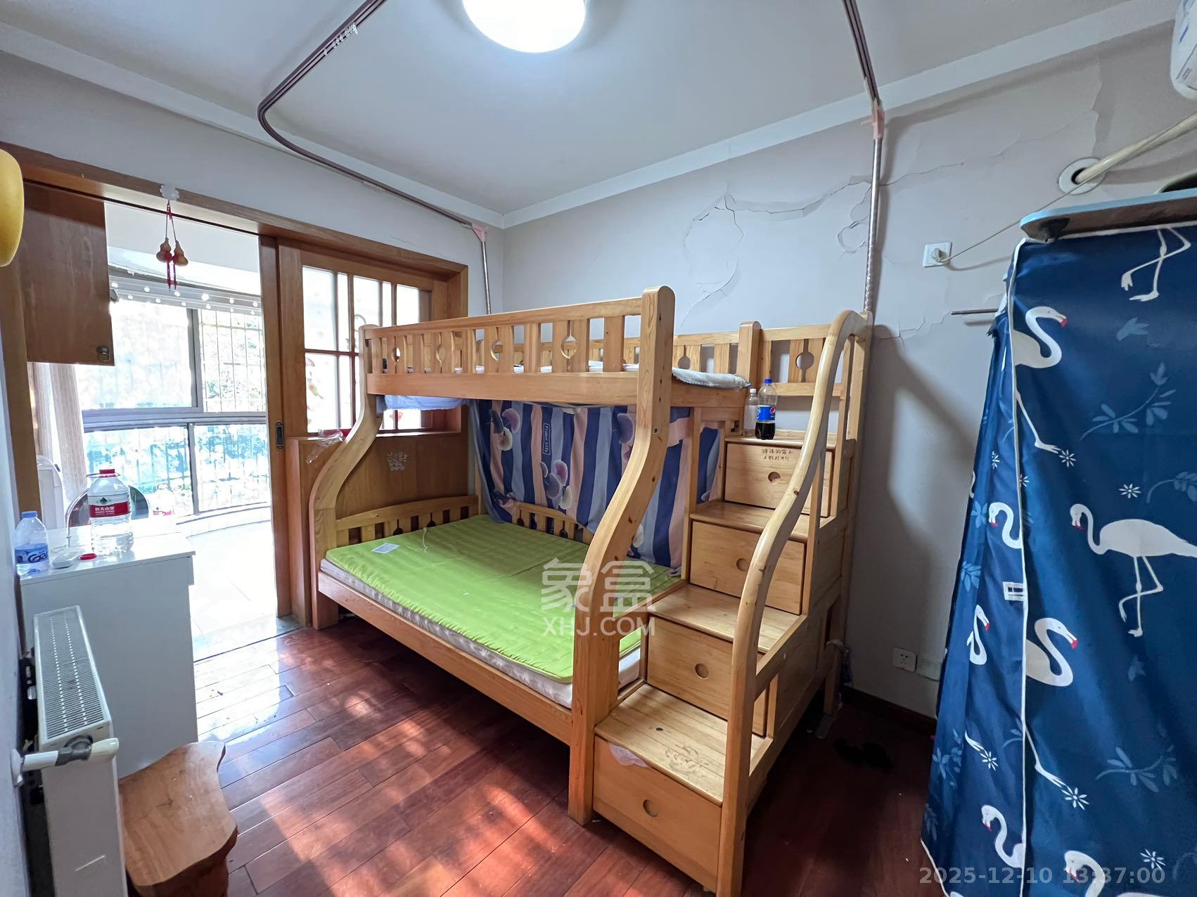 曙光泊岸  4室2厅2卫    4500.0元/月室内图