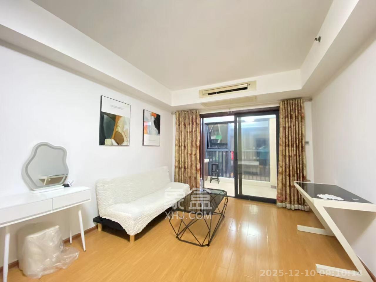 东塘瑞府  1室1厅1卫    1700.0元/月室内图