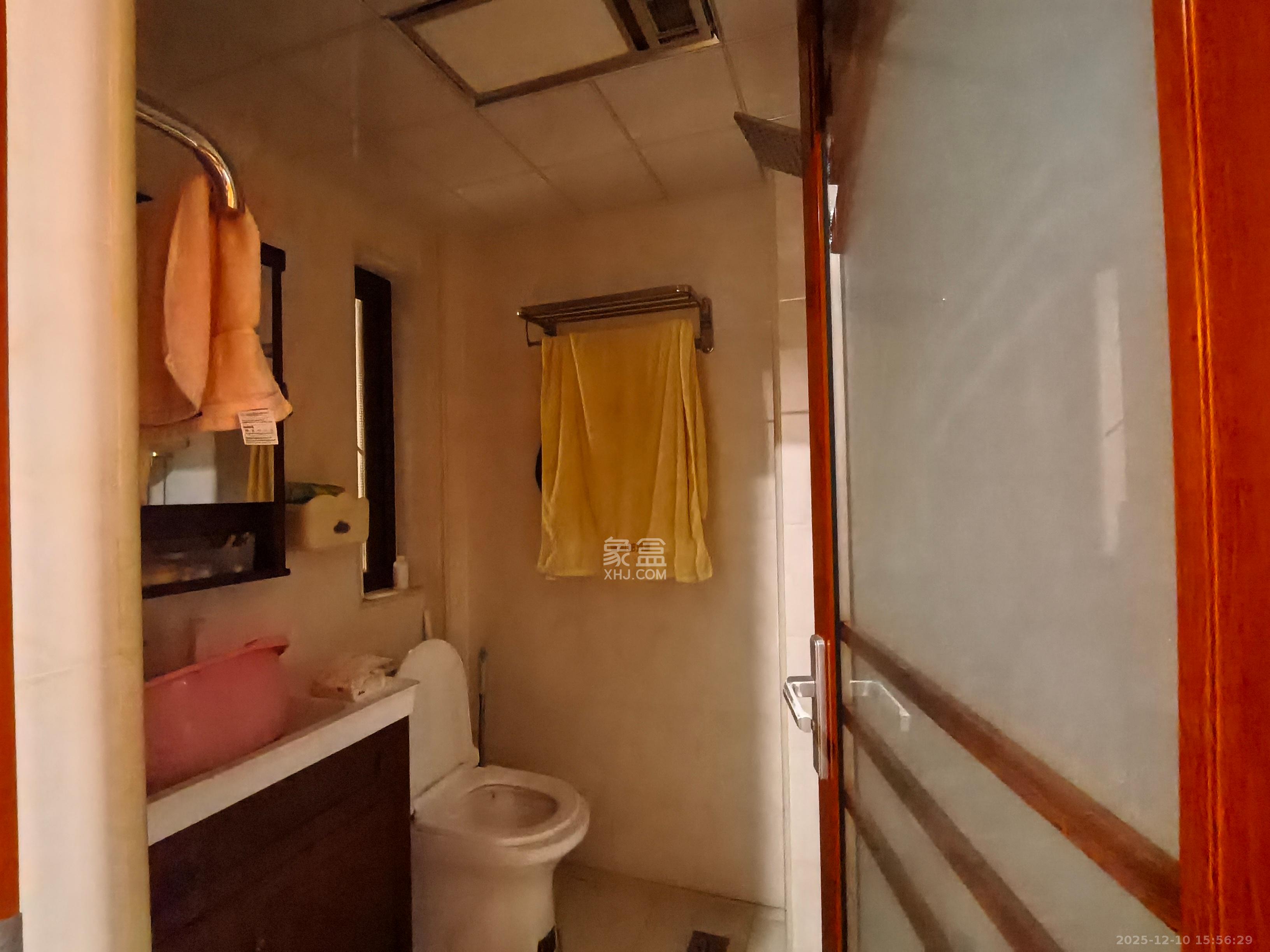 东方美地 3室2厅2卫 2600.0元/月 东方美地 3室2厅2卫 2600.0元/月室内图