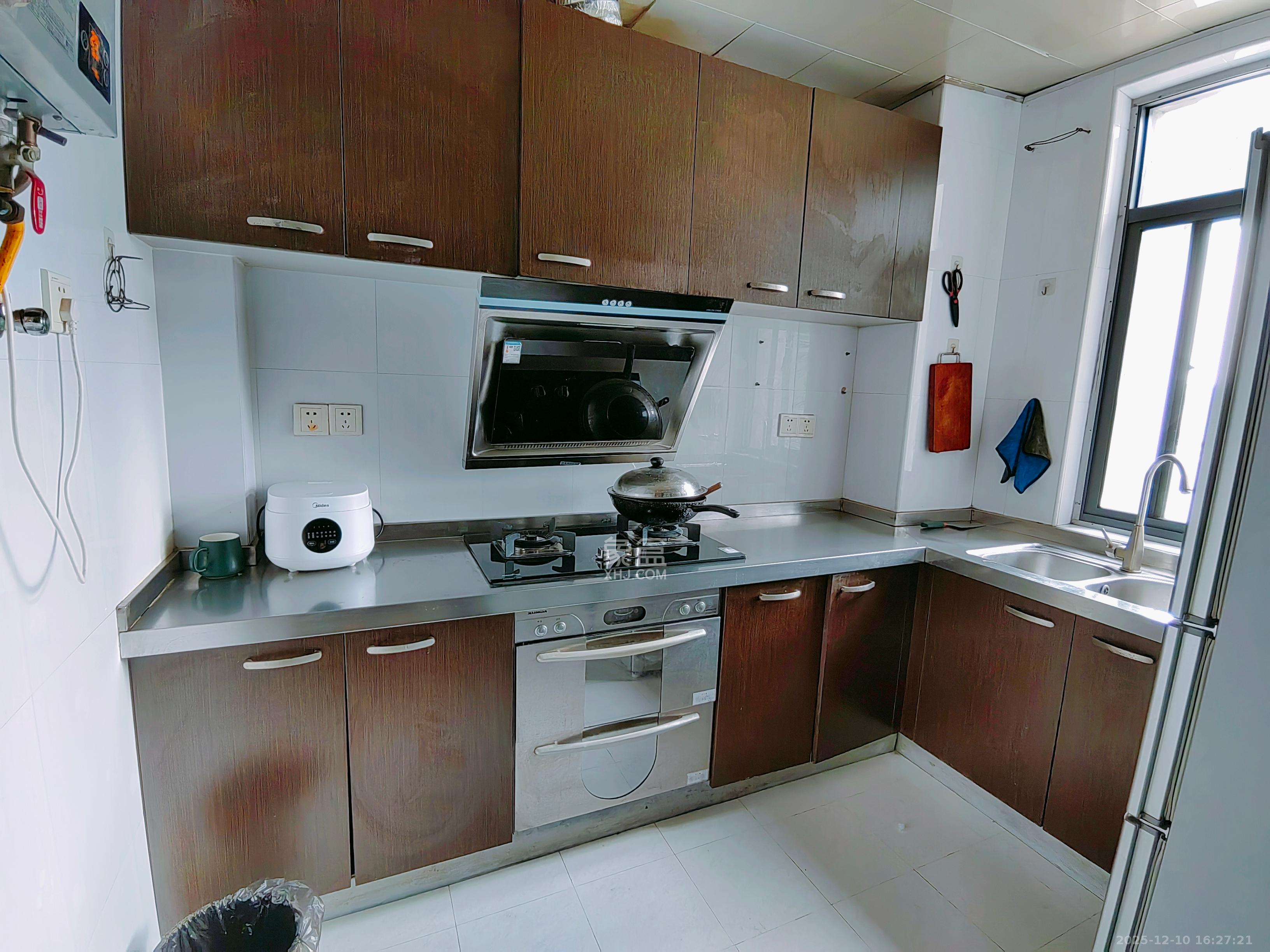 阳光100二期  2室1厅1卫    2200.0元/月室内图