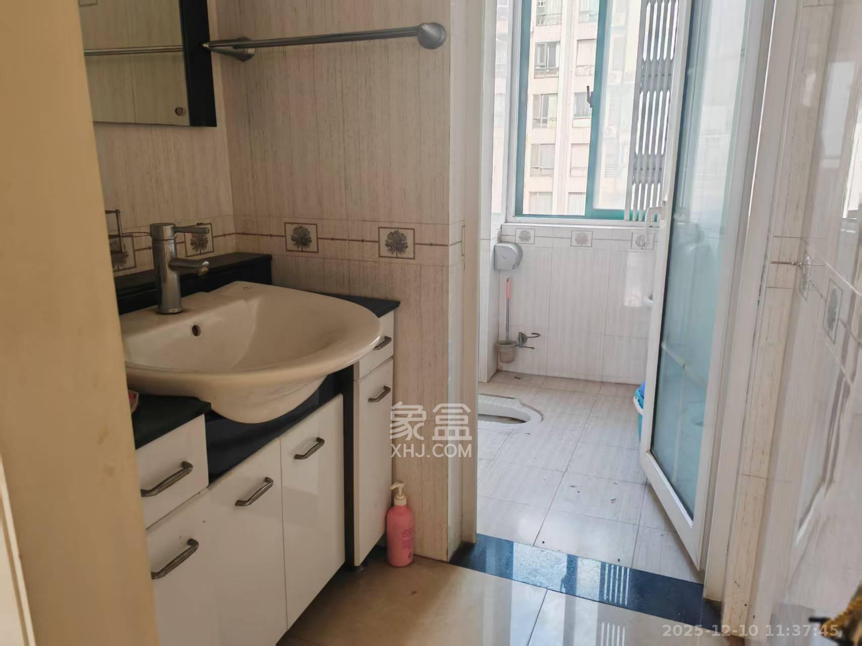 景秀江山 4室2厅2卫 2700.0元/月 景秀江山 4室2厅2卫 2700.0元/月室内图