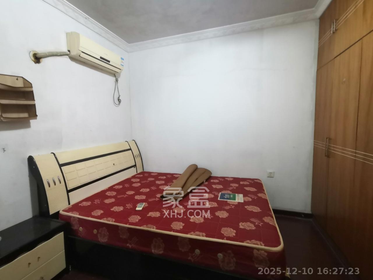 湘许嘉园 3室1厅2卫 2300.0元/月 湘许嘉园 3室1厅2卫 2300.0元/月室内图