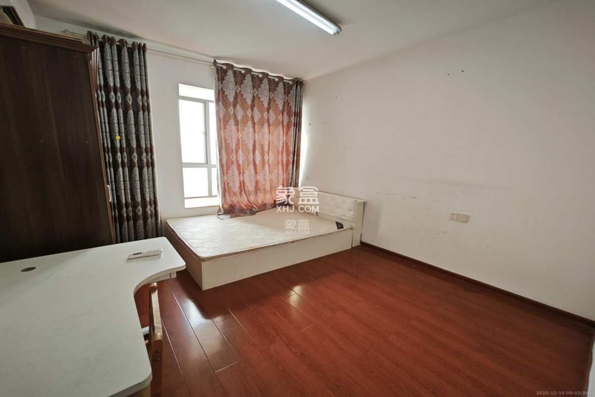 剑桥名门 3室2厅2卫 2300.0元/月 剑桥名门 3室2厅2卫 2300.0元/月室内图