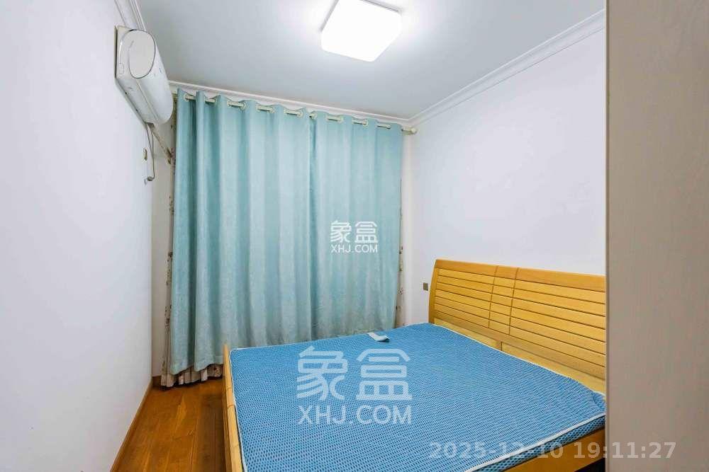 绿洲花园  3室2厅2卫    2750.0元/月室内图