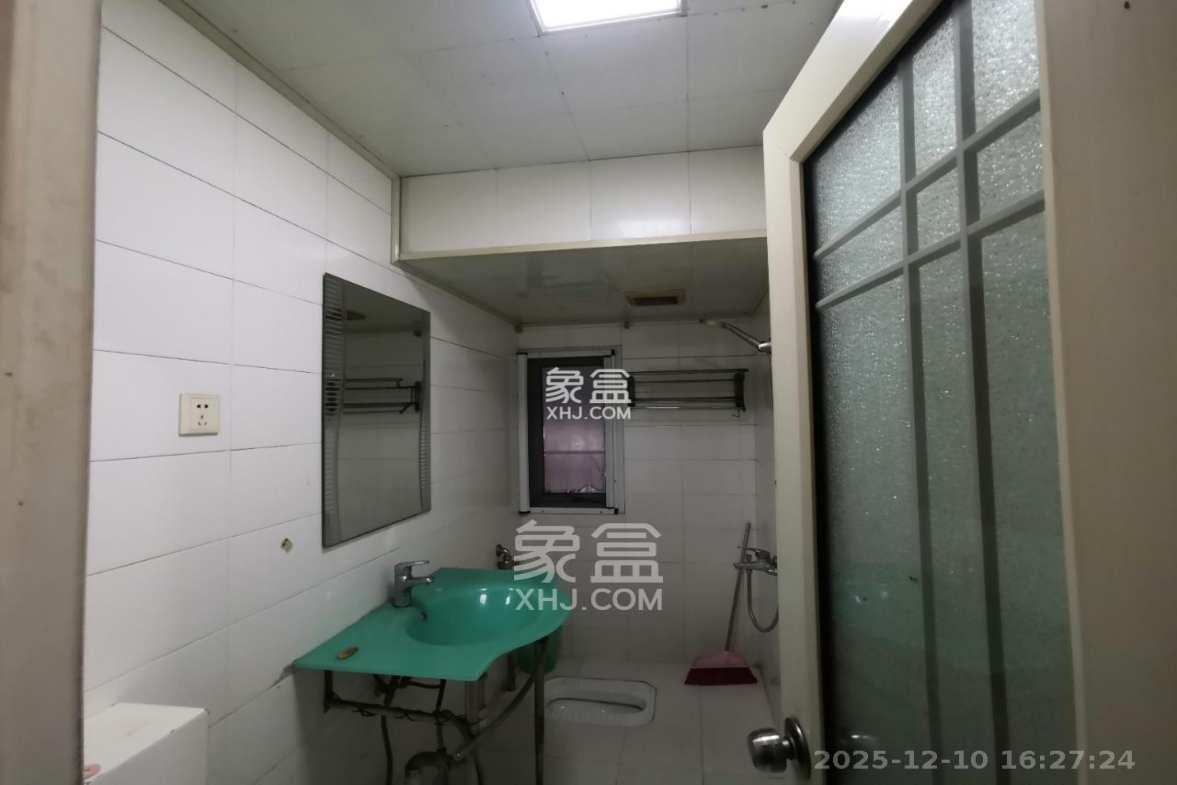 湘许嘉园 3室1厅2卫 2300.0元/月 湘许嘉园 3室1厅2卫 2300.0元/月室内图