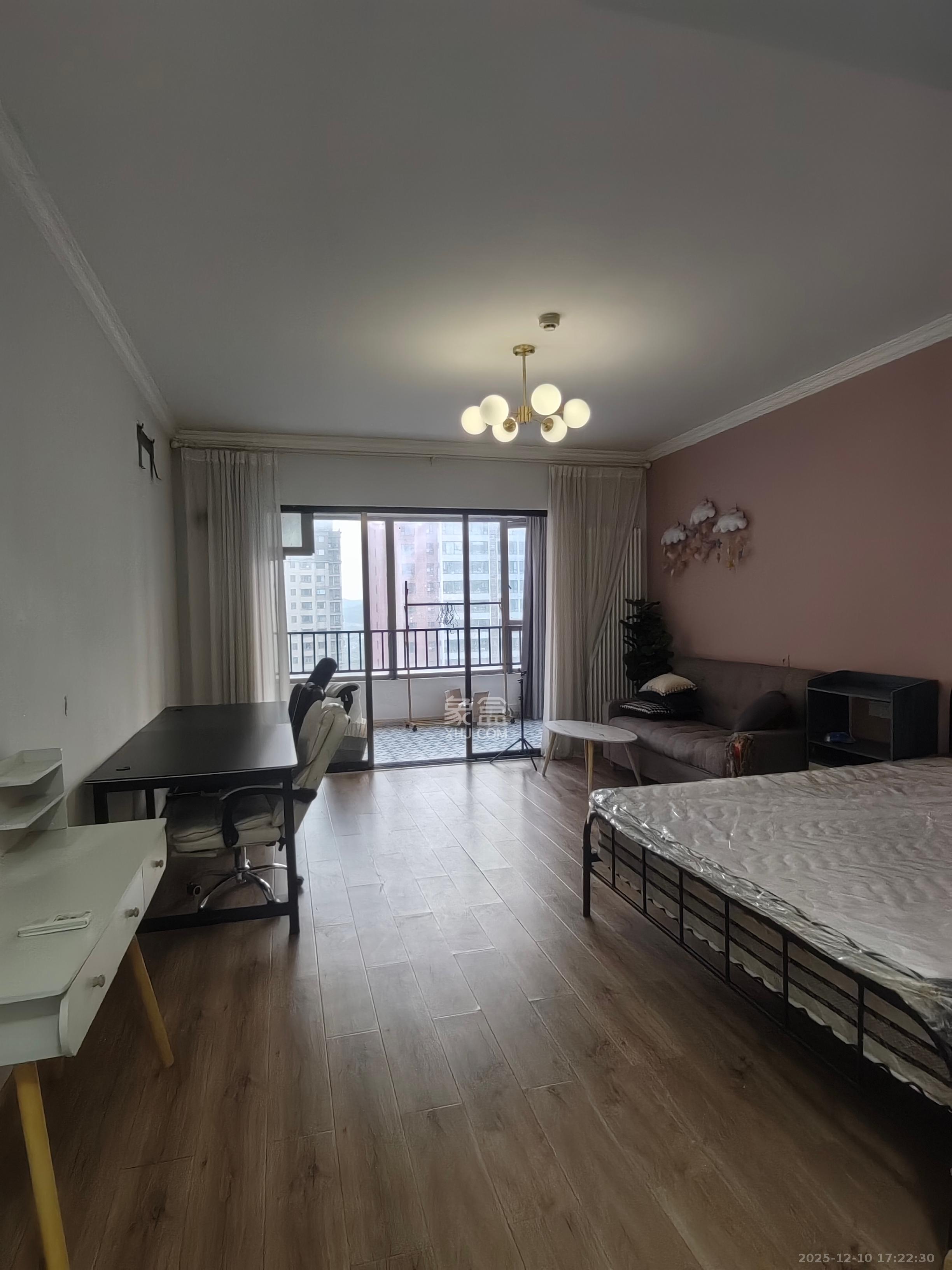 怡海星城  1室1厅1卫    1100.0元/月室内图