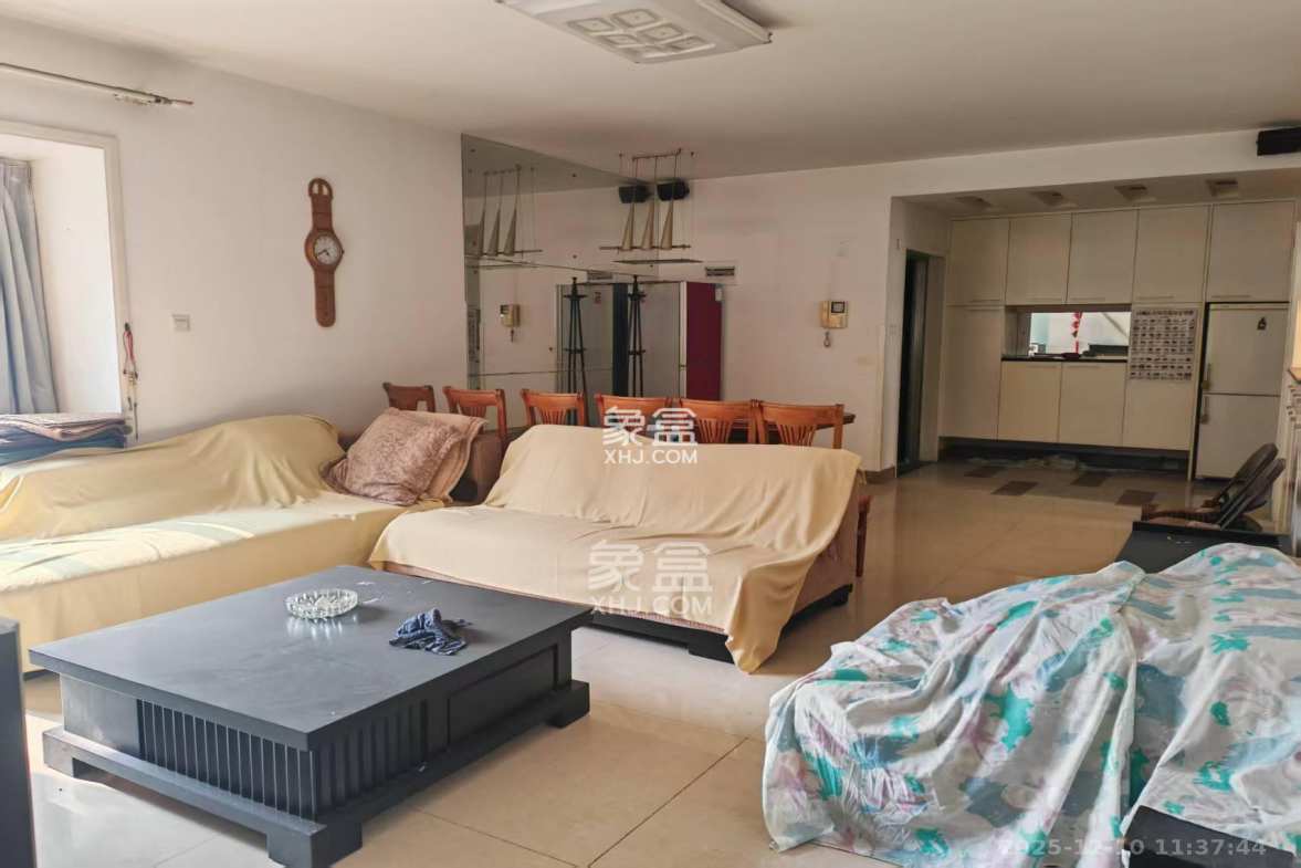 景秀江山 4室2厅2卫 2700.0元/月 景秀江山 4室2厅2卫 2700.0元/月室内图