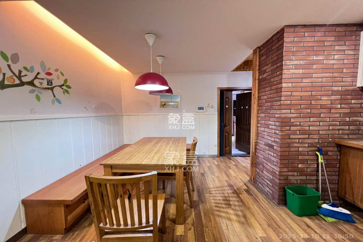 曙光泊岸 4室2厅2卫 4500.0元/月 曙光泊岸 4室2厅2卫 4500.0元/月室内图