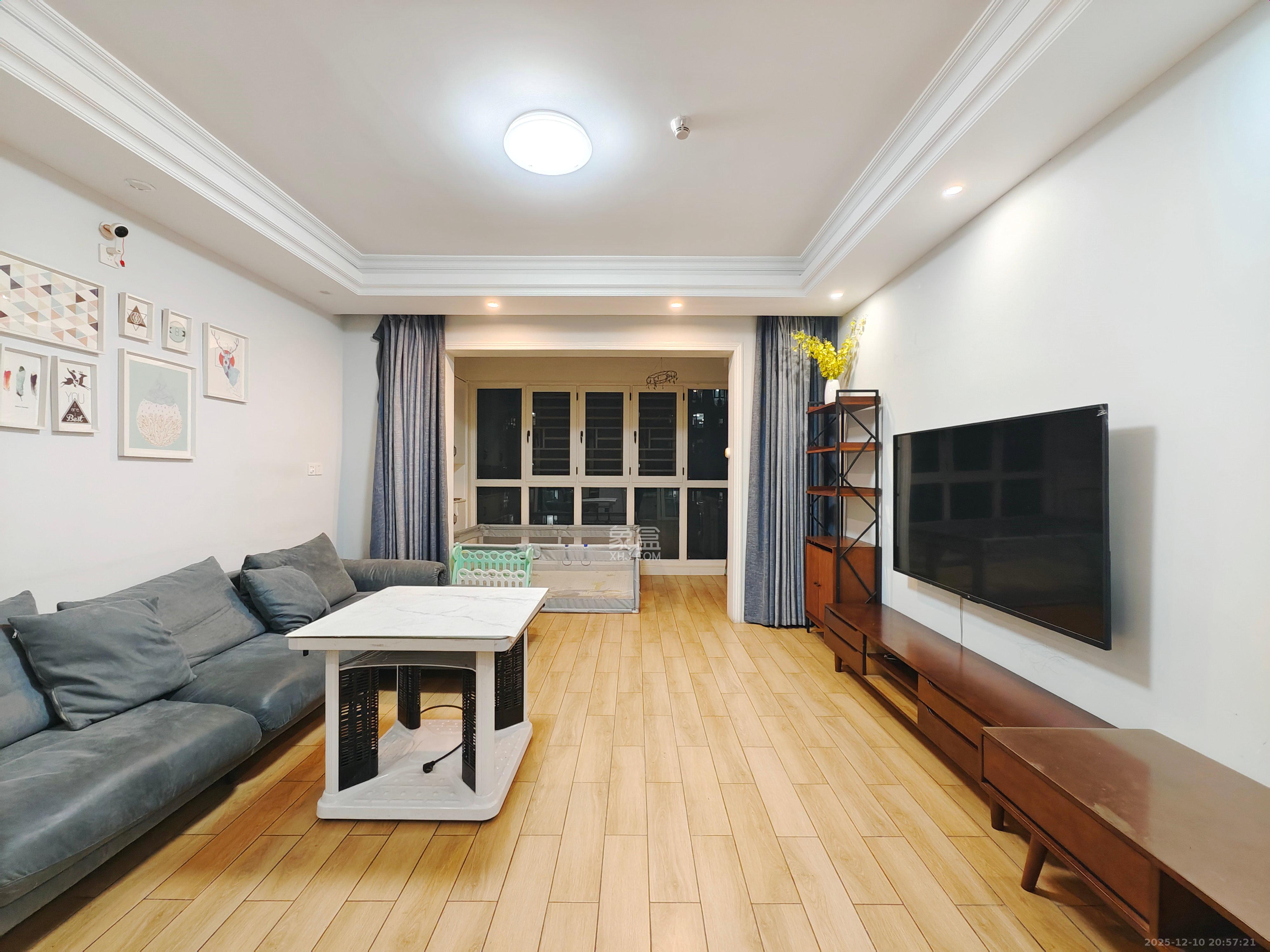 南山雍江汇（滨江国际新城）  4室2厅2卫    4500.0元/月