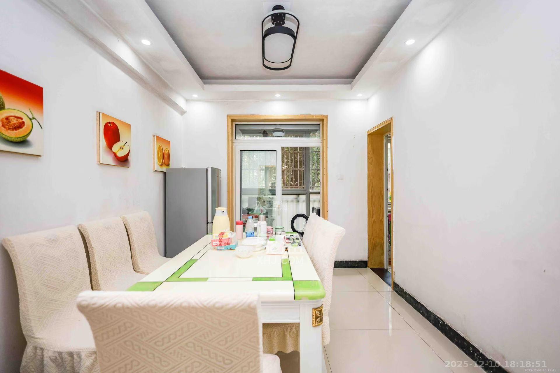 长房西郡 3室2厅2卫 2300.0元/月 长房西郡 3室2厅2卫 2300.0元/月室内图