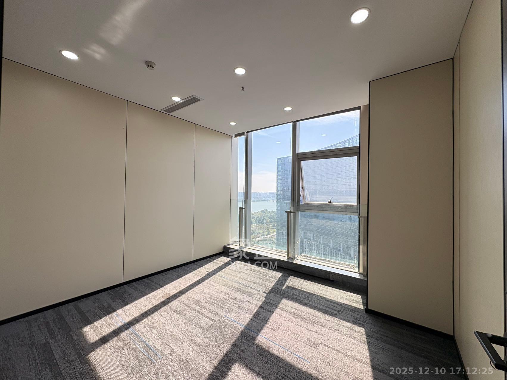 柏宁地王广场   548.0㎡      42800.0元/月室内图