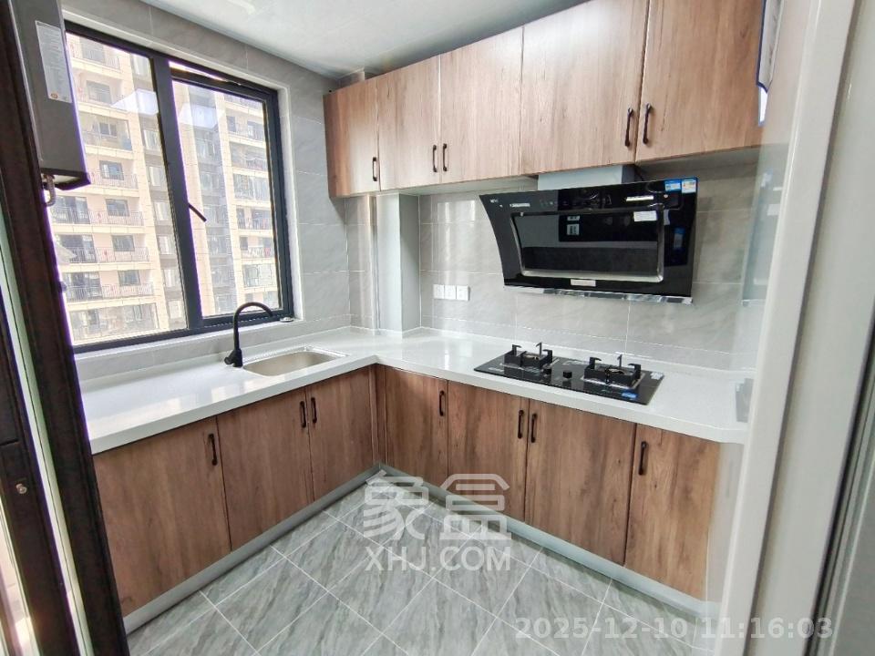 长房岭秀时代  4室2厅2卫    3500.0元/月室内图