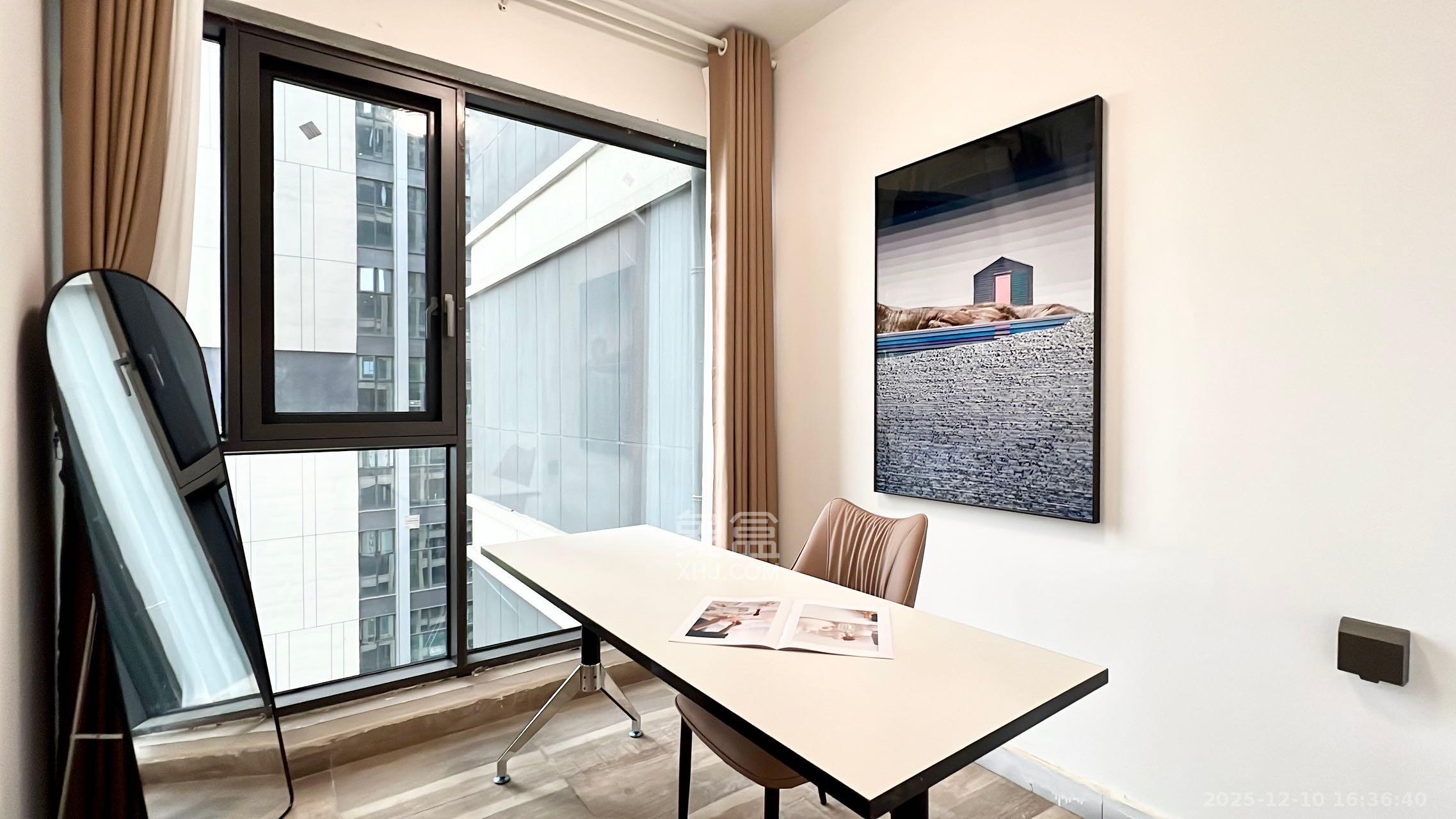 绿地V岛  3室2厅2卫    4500.0元/月室内图