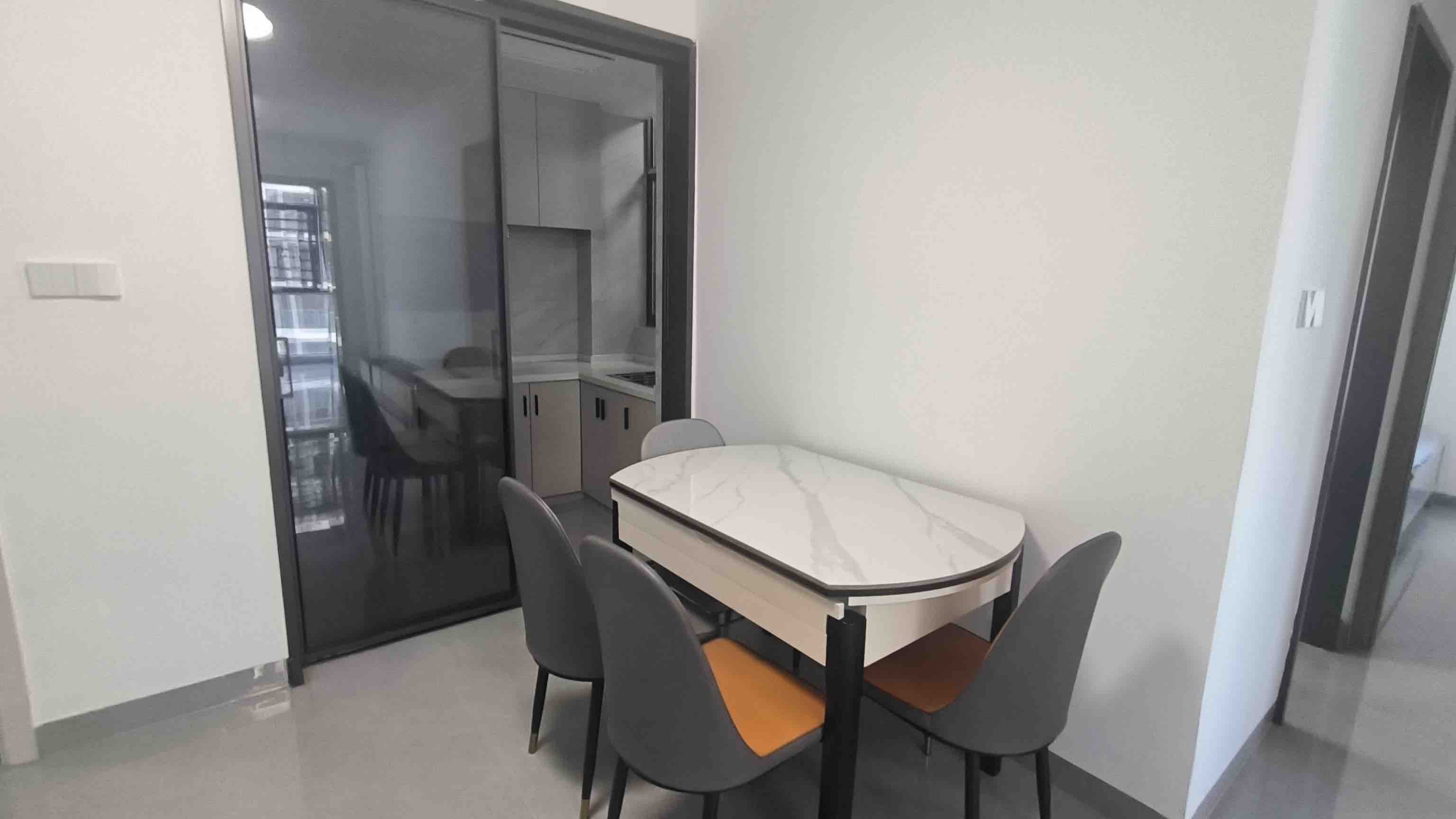 互助小区电梯房 2室2厅1卫 1600.0元/月 互助小区电梯房 2室2厅1卫 1600.0元/月室内图