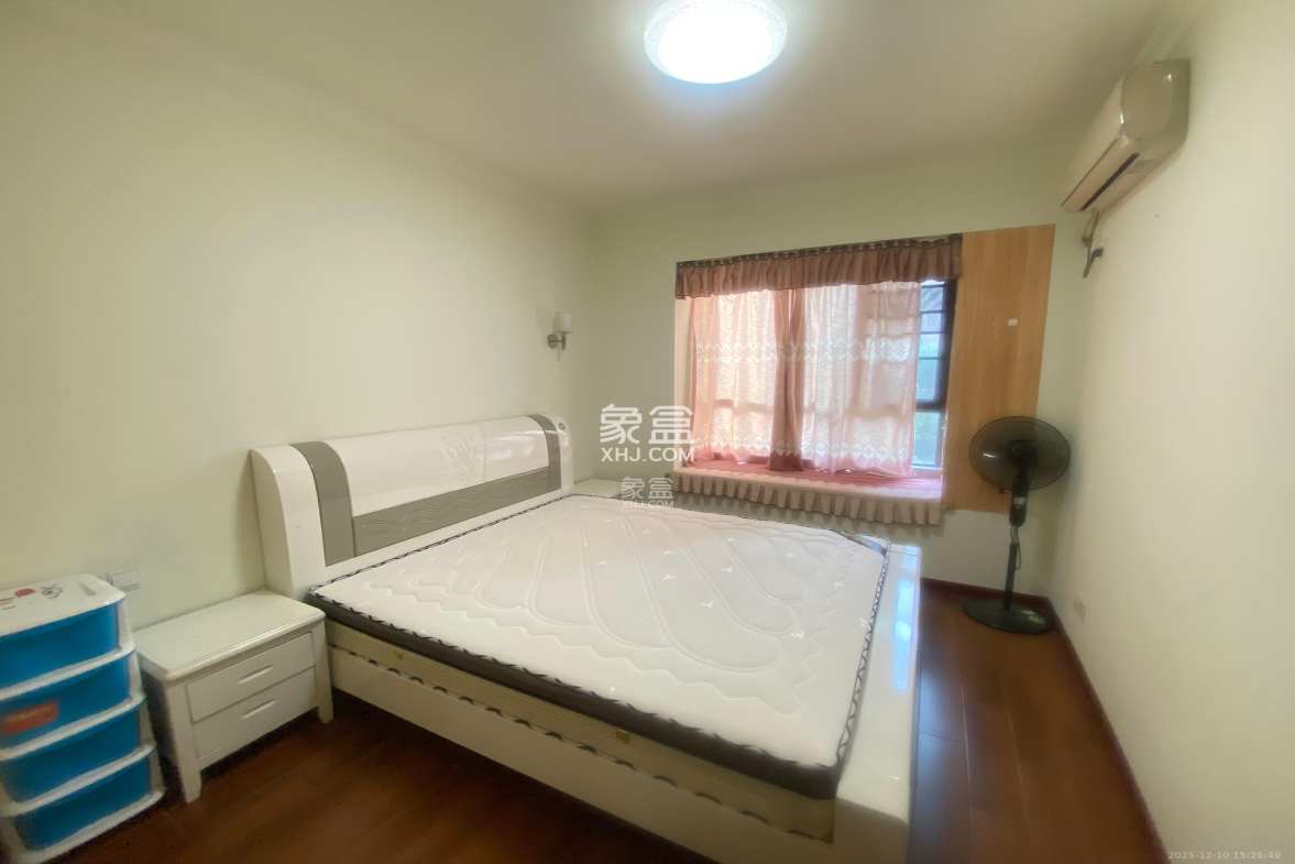 山语城二期 3室2厅1卫 2000.0元/月 山语城二期 3室2厅1卫 2000.0元/月室内图