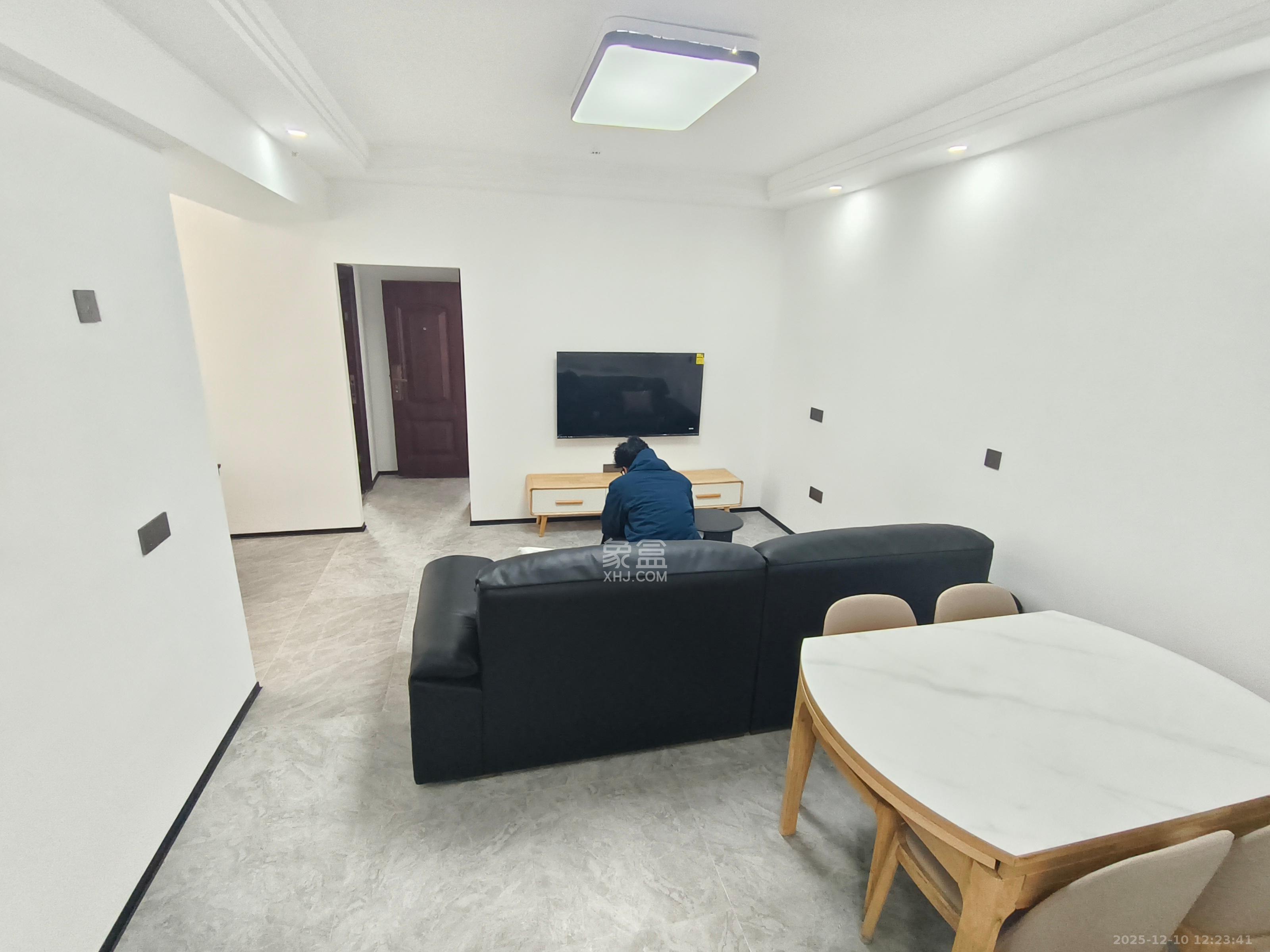 天心华庭  2室1厅1卫    2900.0元/月