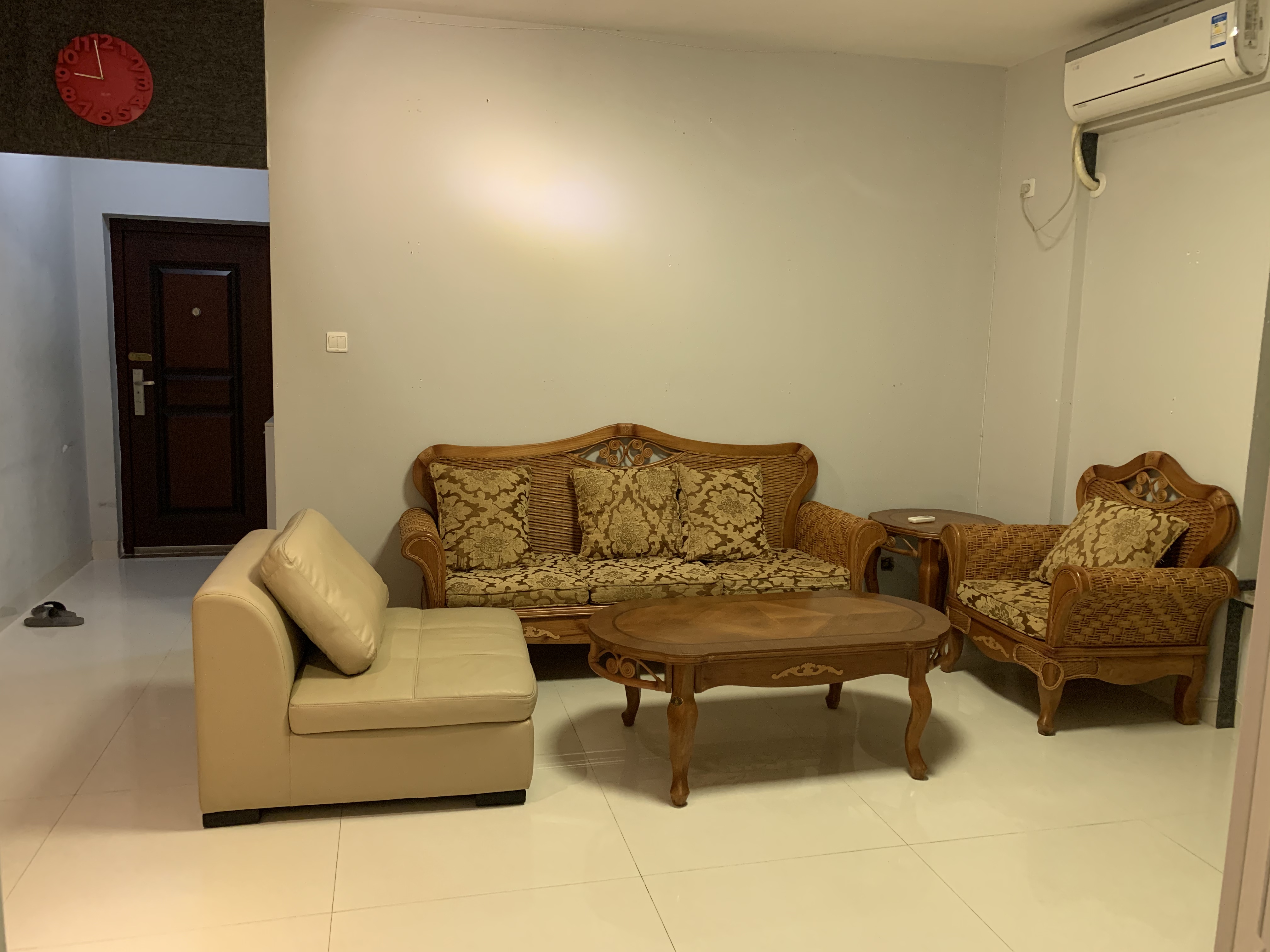 海景花园  2室2厅1卫    85.0万