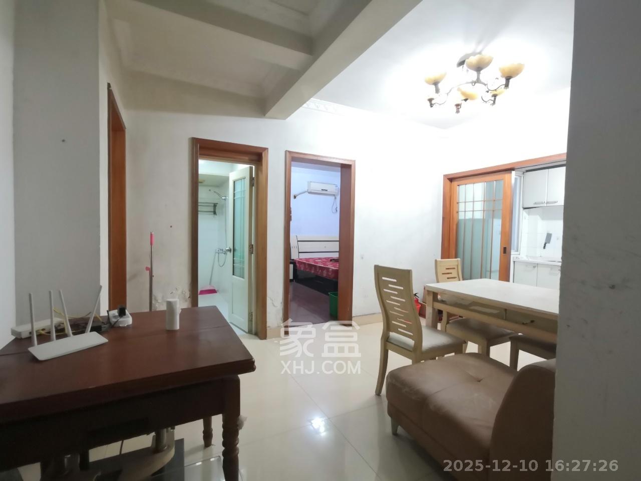 湘许嘉园 3室1厅2卫 2300.0元/月 湘许嘉园 3室1厅2卫 2300.0元/月室内图