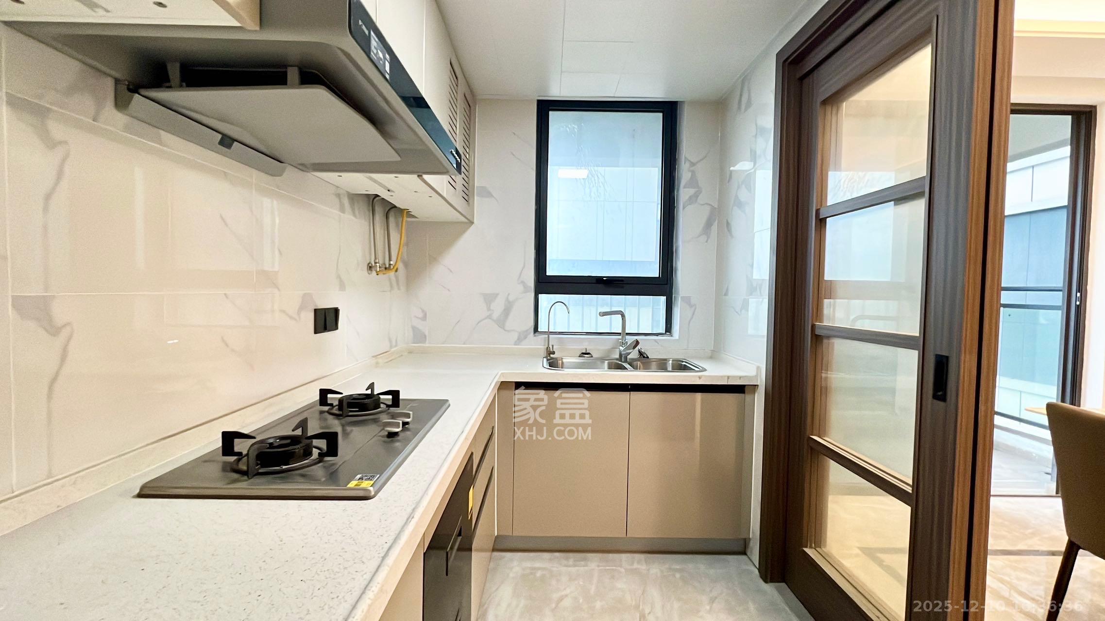 绿地V岛 3室2厅2卫 4500.0元/月 绿地V岛 3室2厅2卫 4500.0元/月室内图