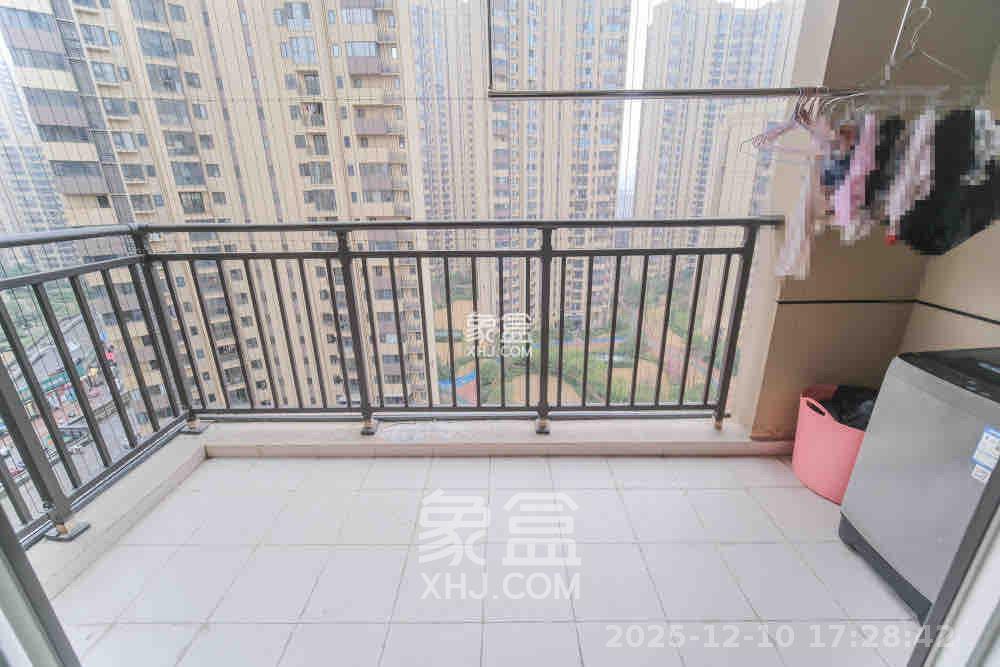 保利香槟国际 3室2厅2卫 1900.0元/月 保利香槟国际 3室2厅2卫 1900.0元/月室内图