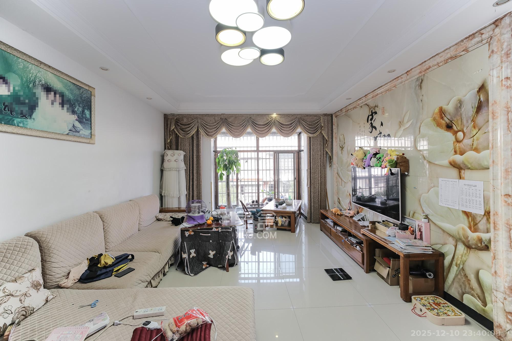 金鹰机电大市场  4室2厅2卫    78.0万